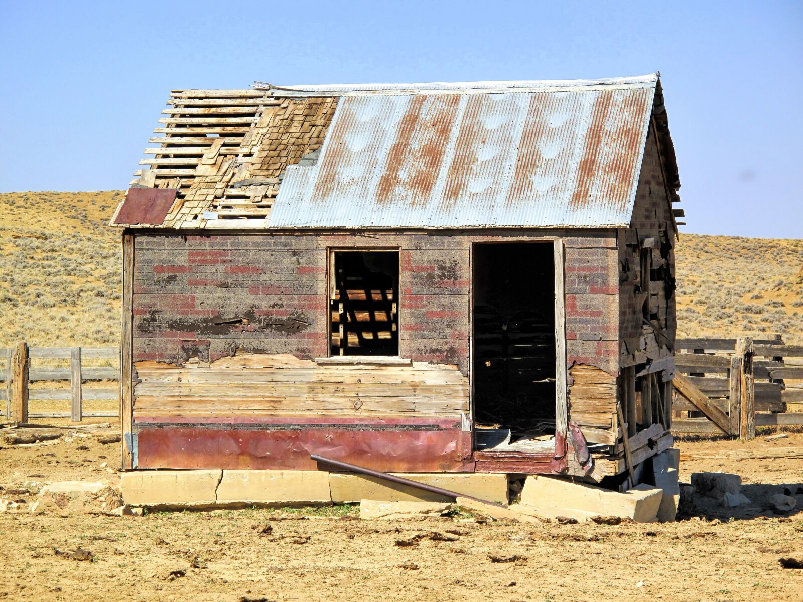 Canon PowerShot G10 sample photo. Shack, ranch, wyoming photography
