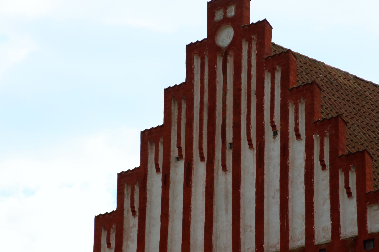 Canon EOS 7D Mark II sample photo. Blue, sky, church, old photography