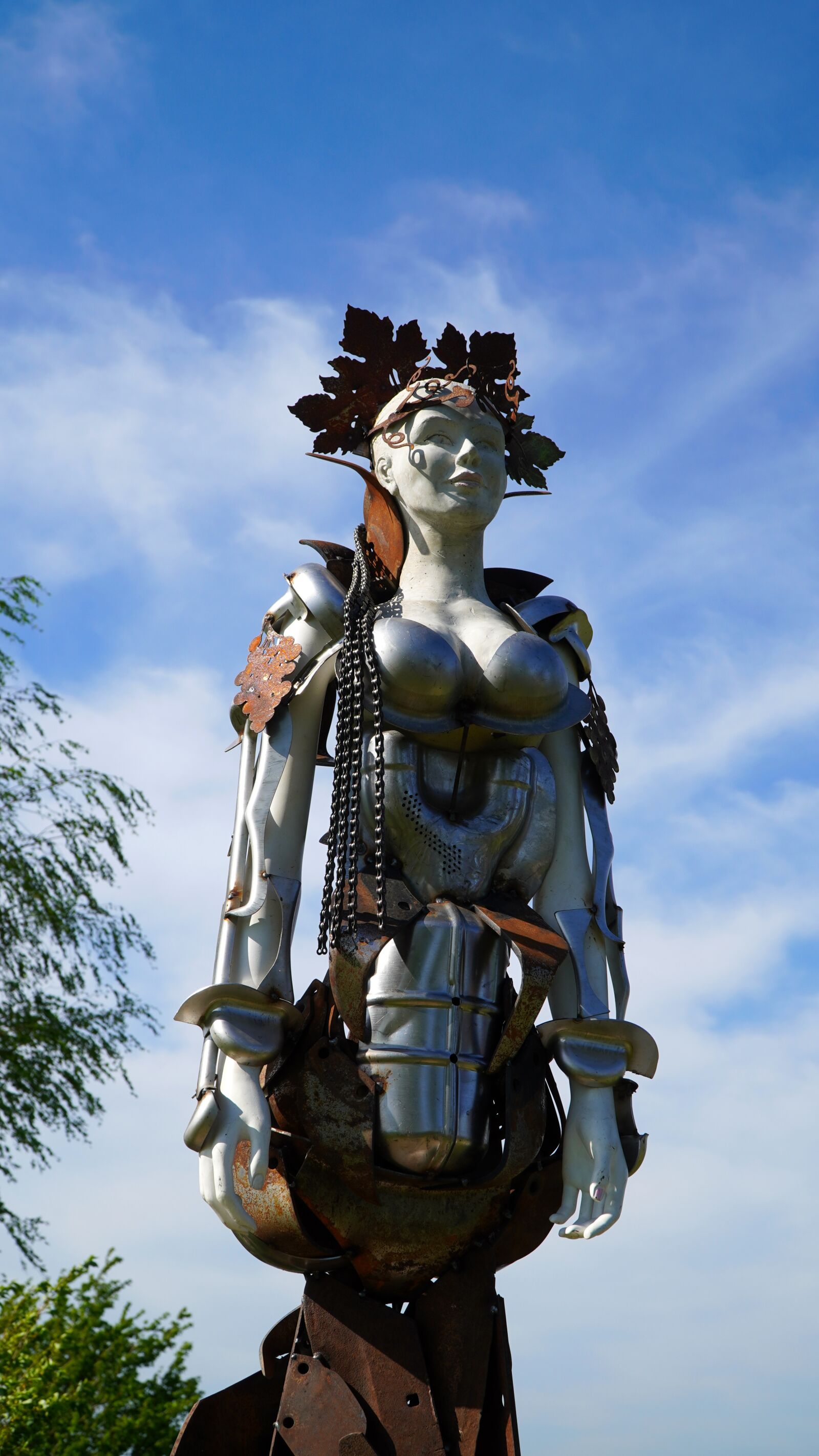 Sony E PZ 18-105mm F4 G OSS sample photo. Sculpture, metal, iron photography