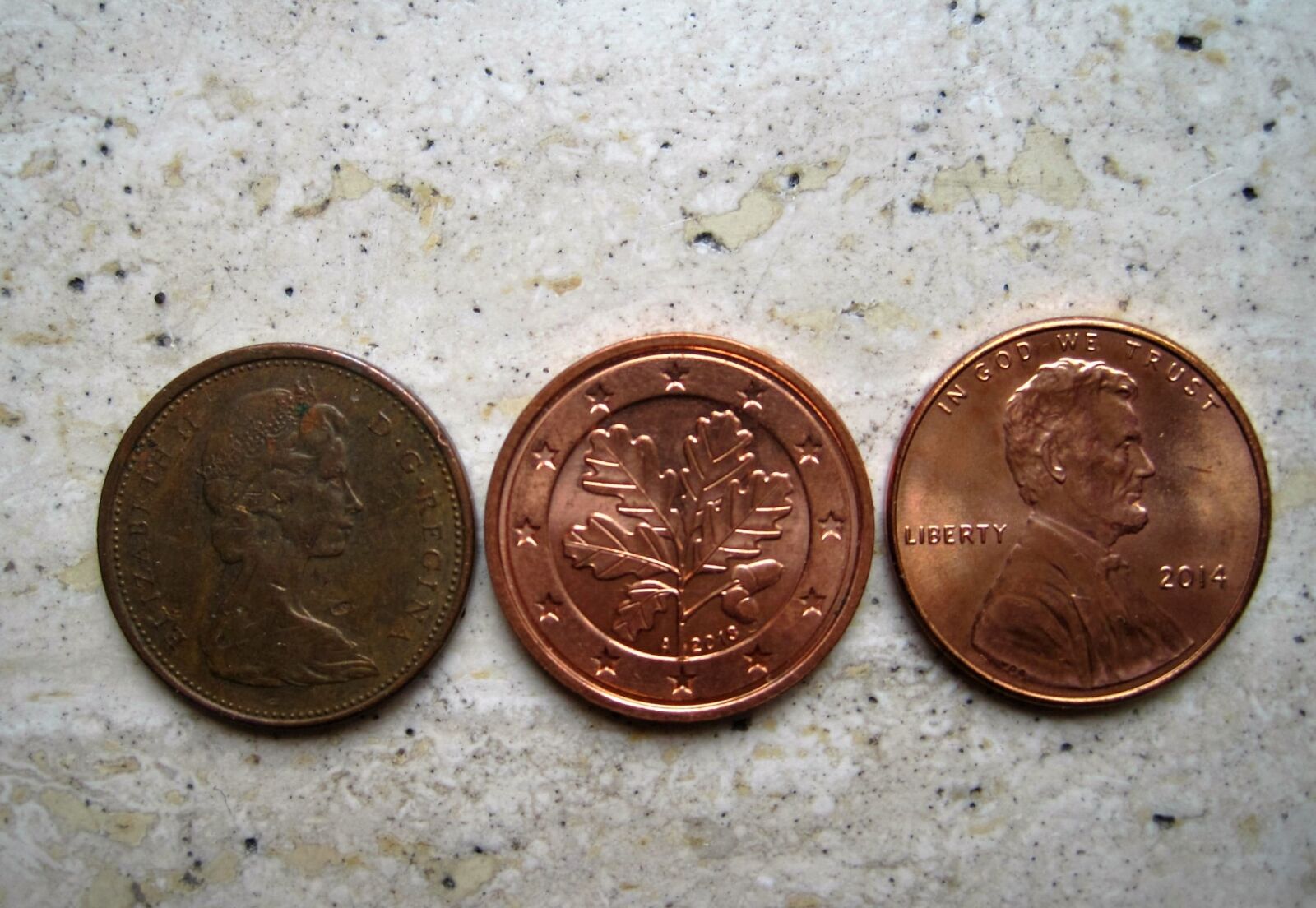 Canon PowerShot SD1200 IS (Digital IXUS 95 IS / IXY Digital 110 IS) sample photo. Three similar money tees photography