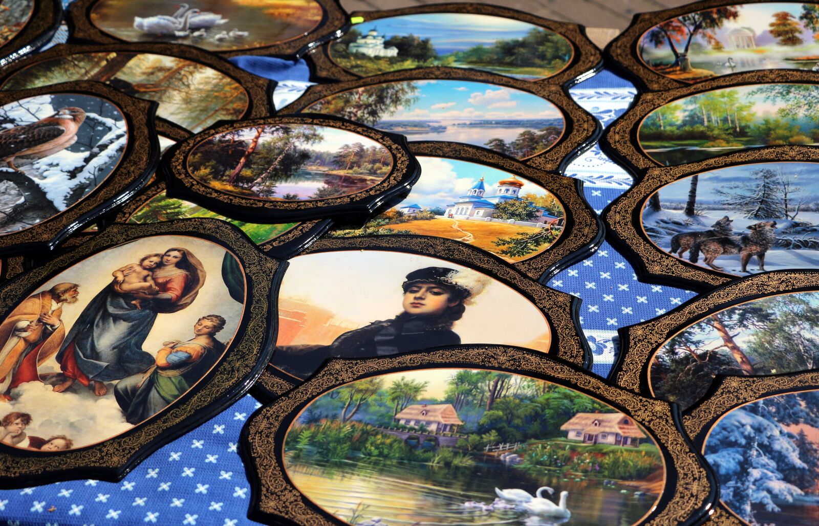 Canon EOS 100D (EOS Rebel SL1 / EOS Kiss X7) sample photo. Fair, painting, wooden photography