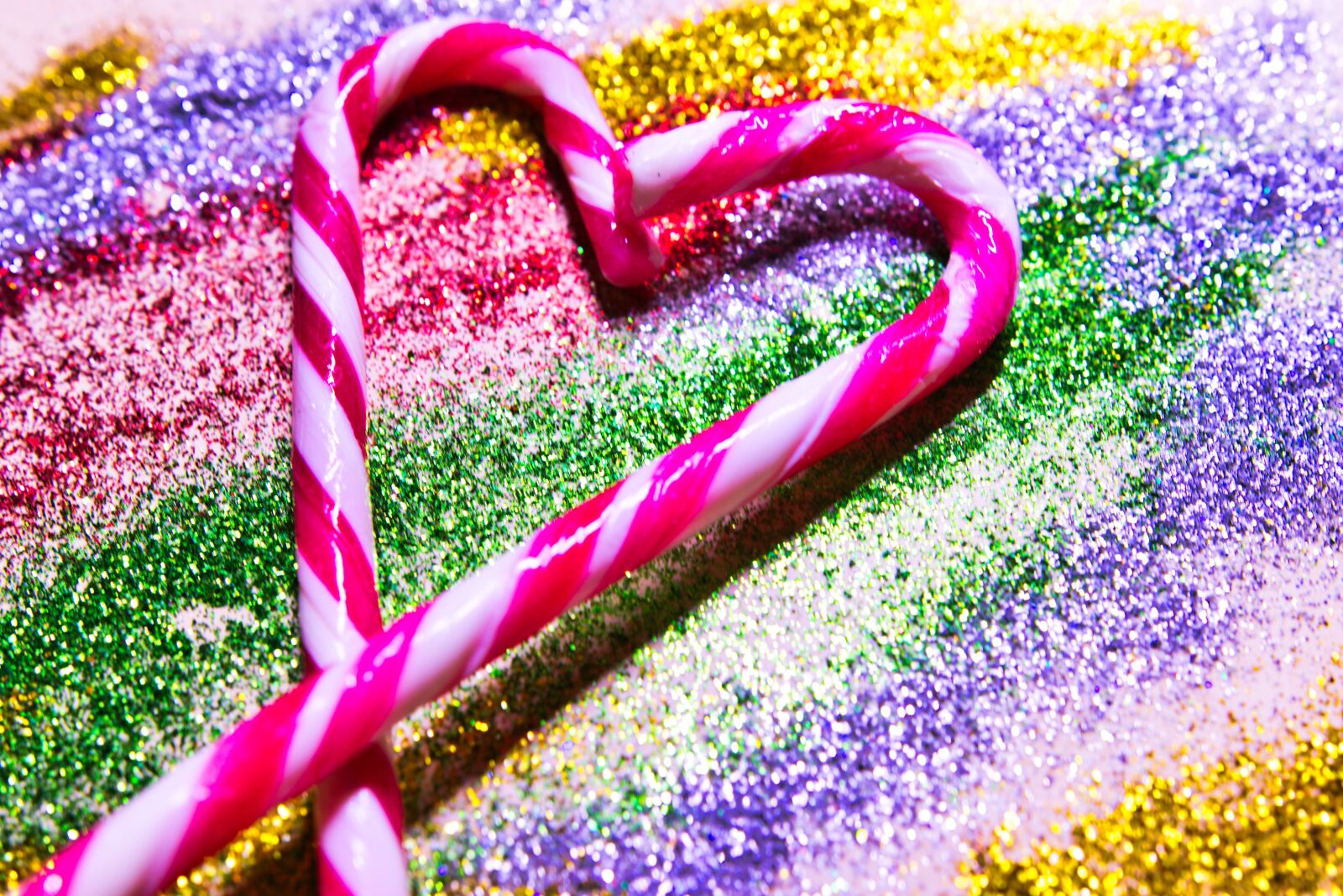 Canon 18-35mm F1.8 DC HSM | Art 013 sample photo. Candy cane, glitter, shiny photography