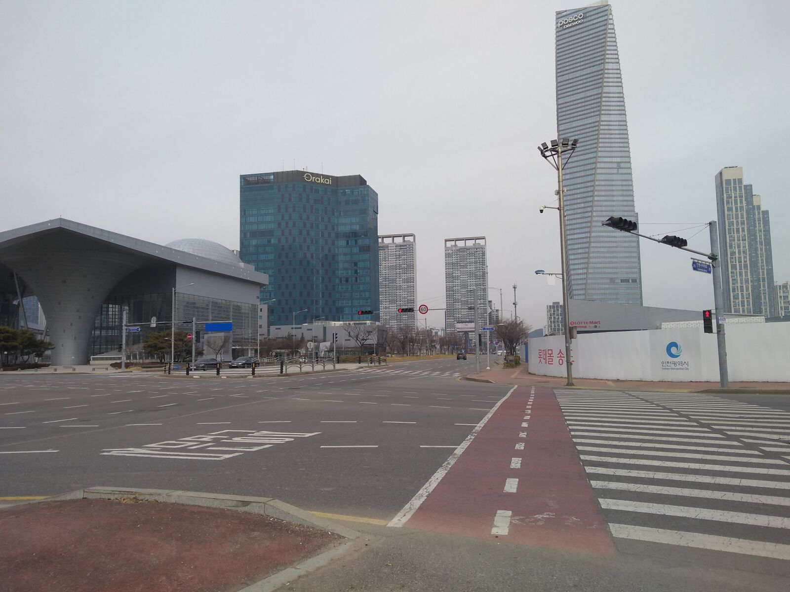 Motorola Moto G (5S) Plus sample photo. Incheon, building, street photography