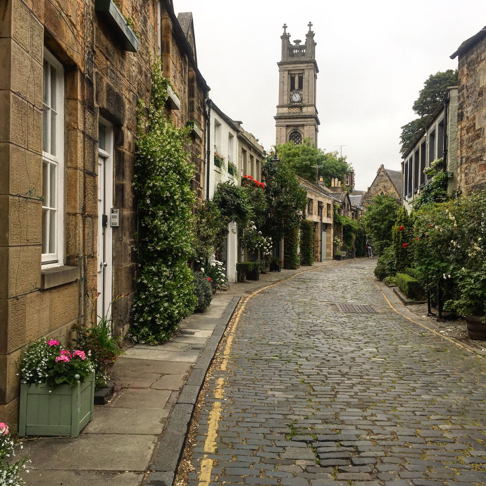 iPhone SE back camera 4.15mm f/2.2 sample photo. Edinburgh, city, scotland photography