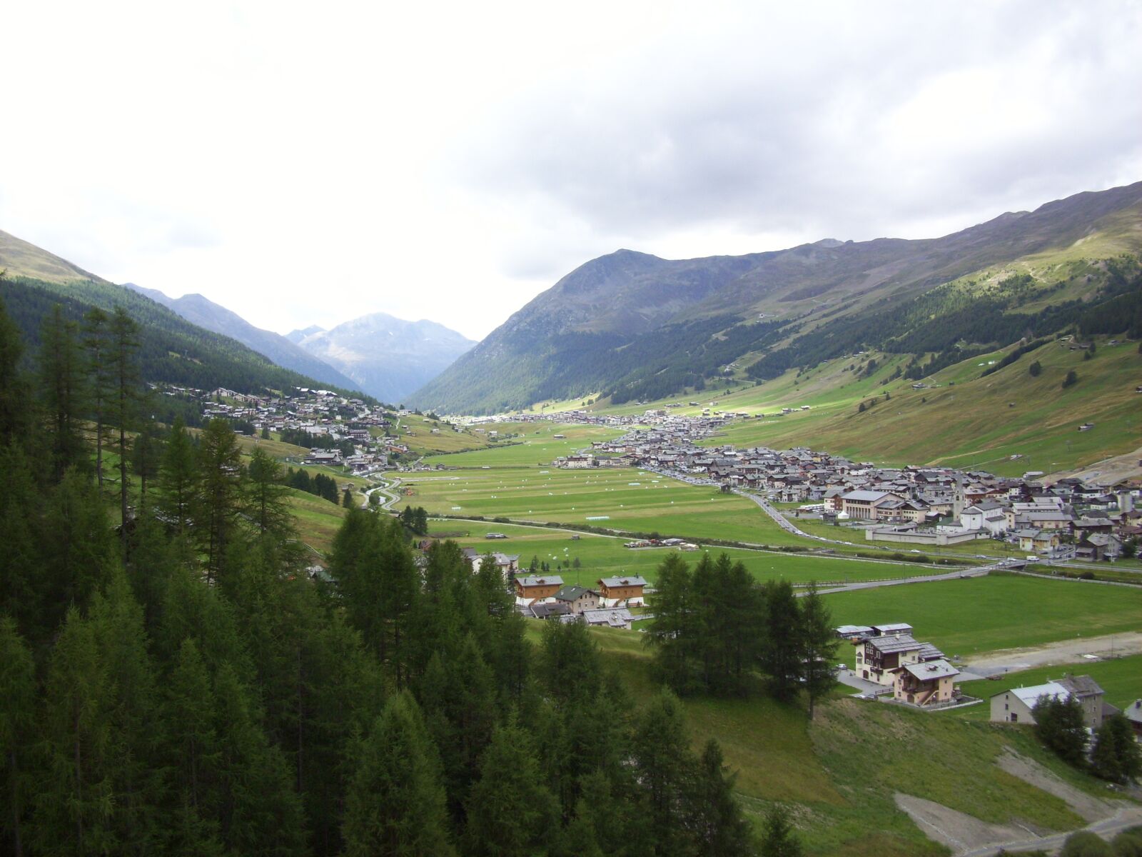 Kodak EASYSHARE M893 IS DIGITAL CAMERA sample photo. Livigno, landscape, mountains photography