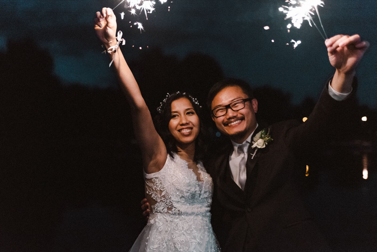 Nikon D750 sample photo. Sparkler, couples, weddings photography