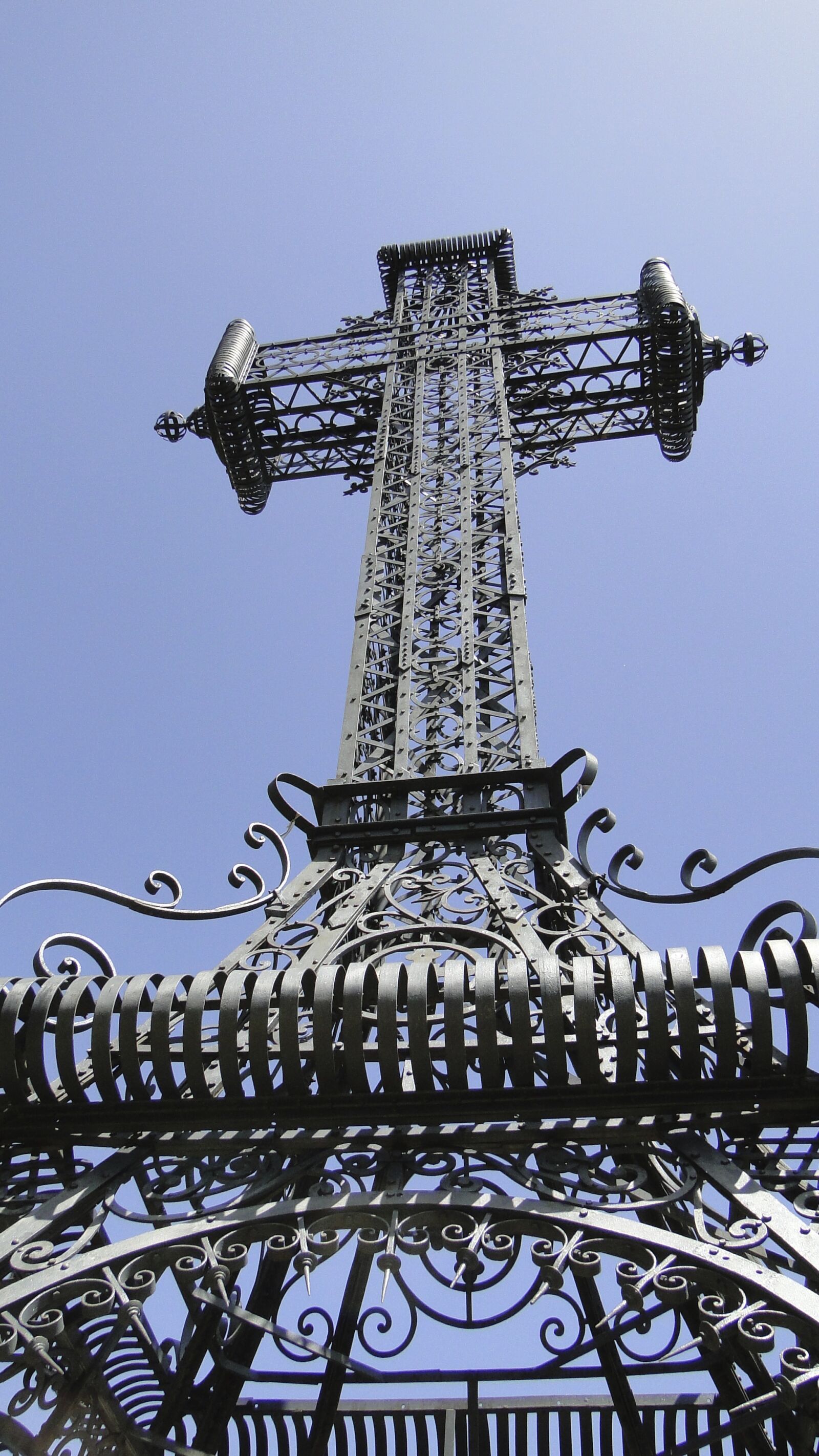 Sony Cyber-shot DSC-HX1 sample photo. Cross, italy, monte amiate photography