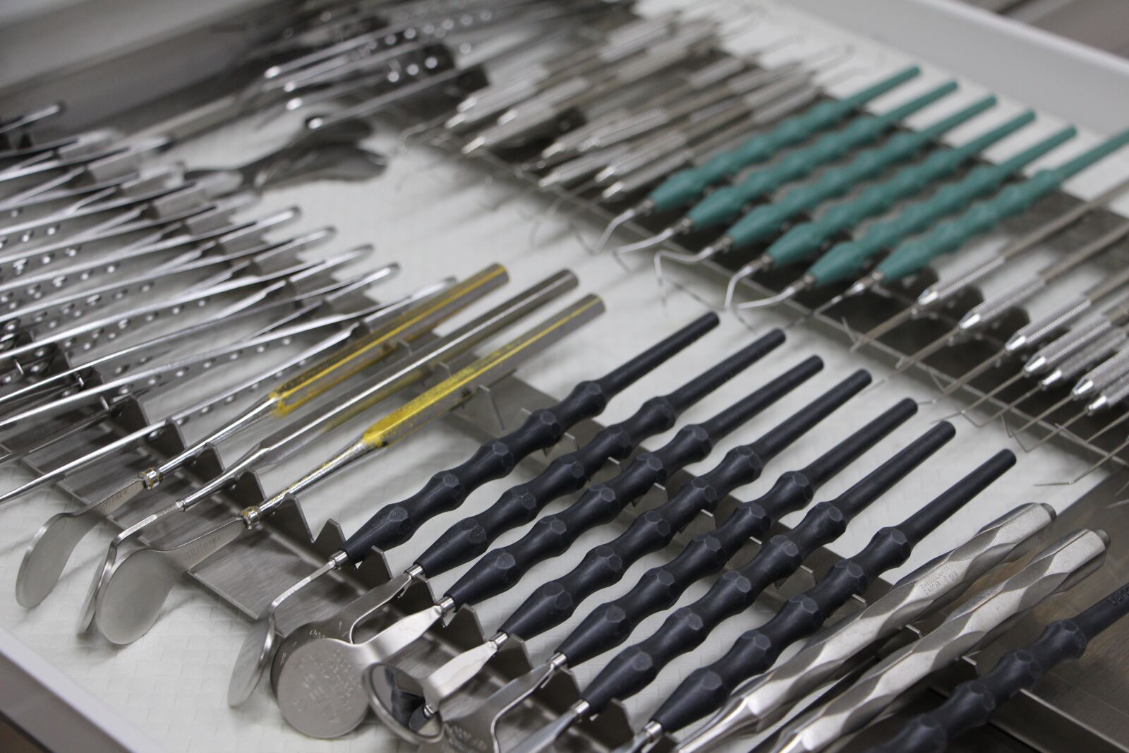 Canon EOS 650D (EOS Rebel T4i / EOS Kiss X6i) sample photo. Dentist, dental instruments, dentist photography