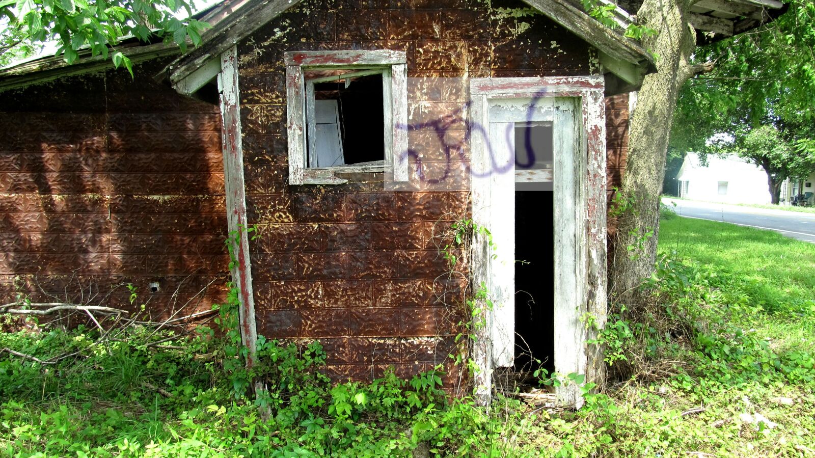 Canon PowerShot SX130 IS sample photo. Abandoned rural shack, roadside photography