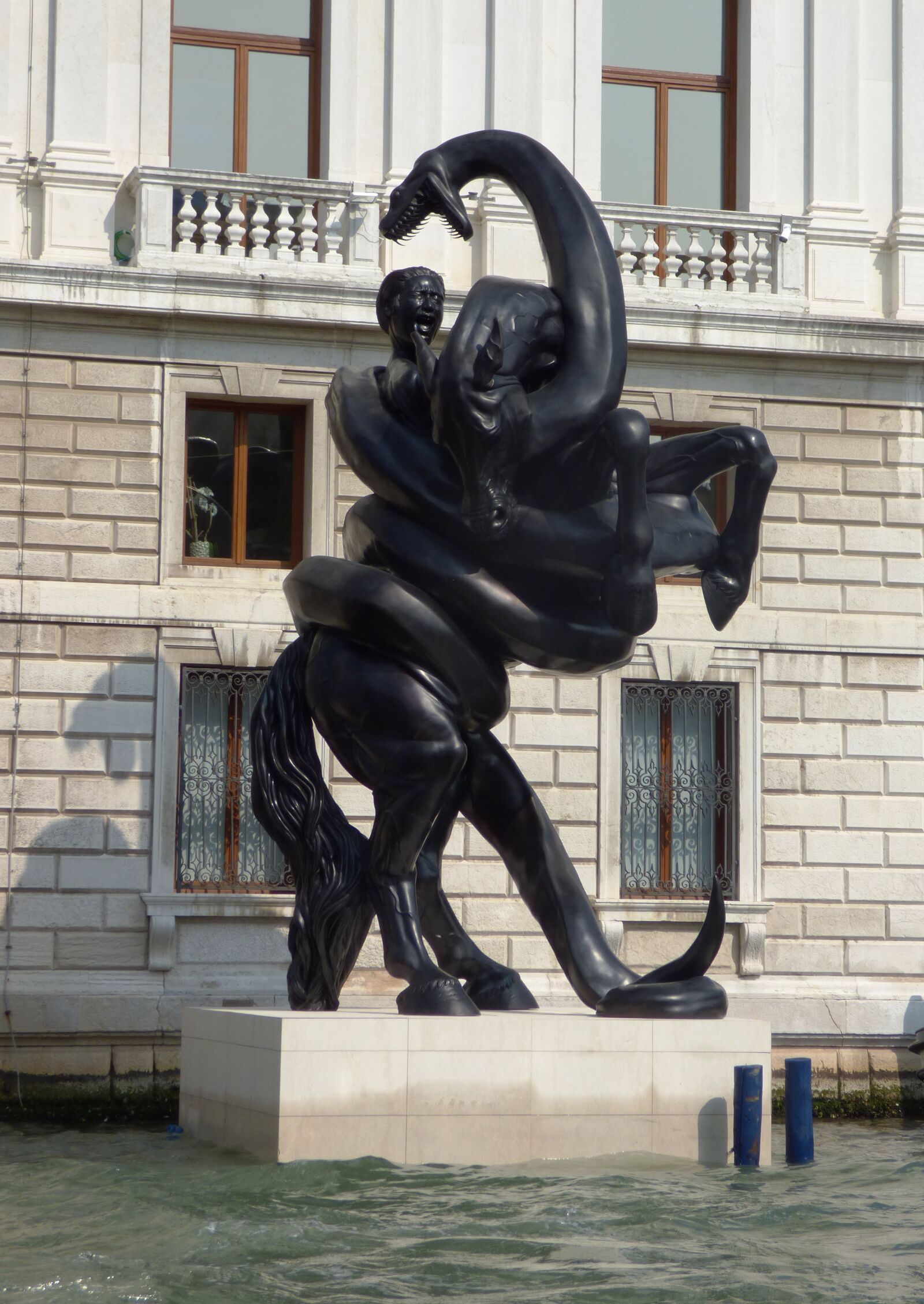 Panasonic DMC-FZ72 sample photo. Venice, canale grande, sculpture photography