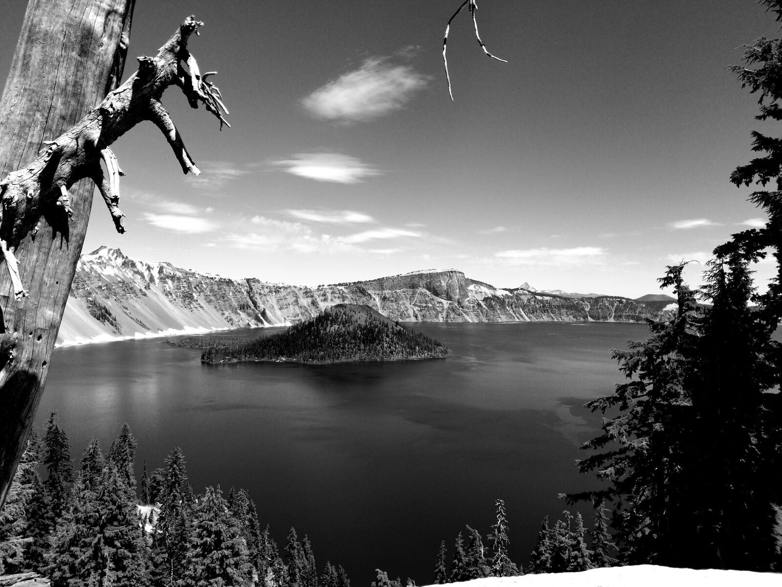 Samsung Galaxy S8 sample photo. Crater lake, black and photography