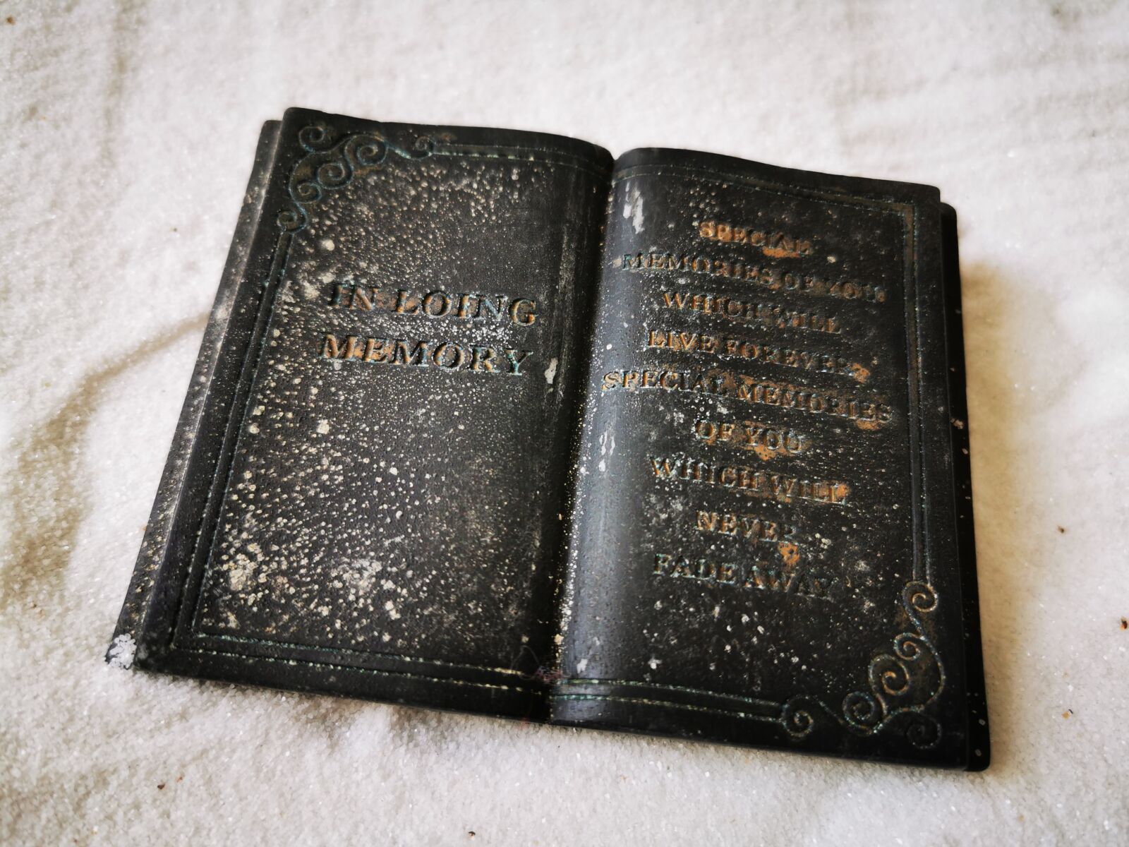 HUAWEI P30 Pro sample photo. Book, memory, diary photography