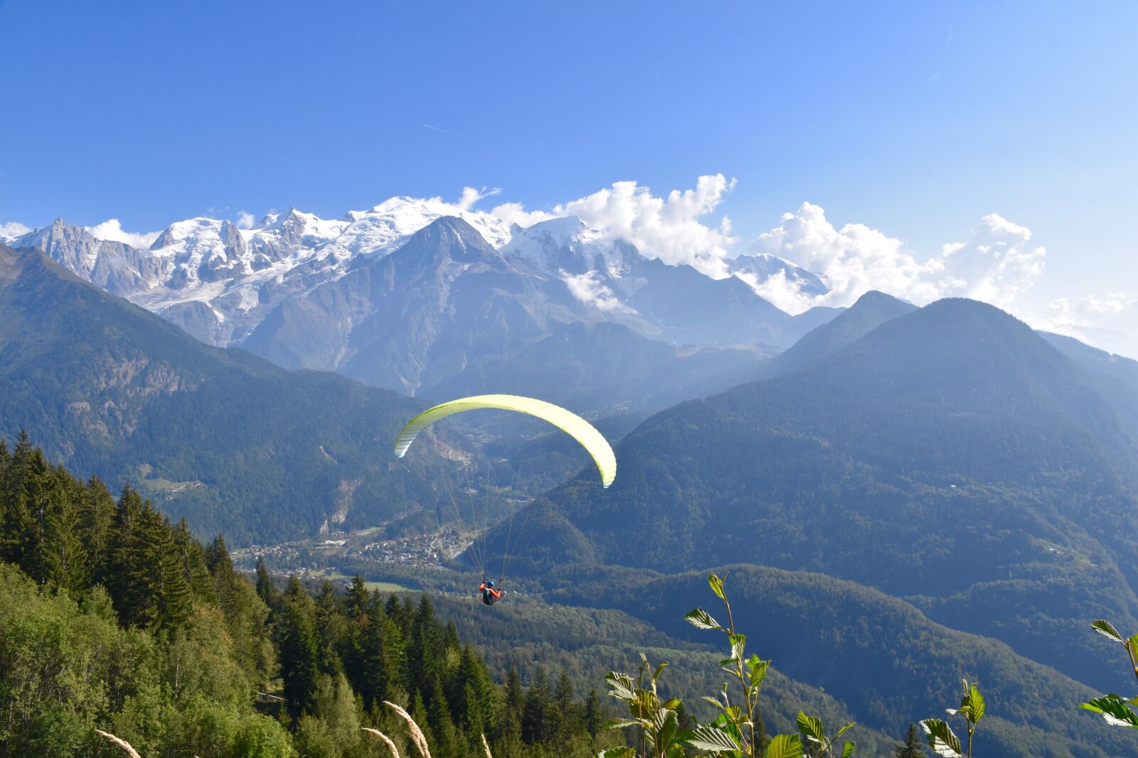 Nikon D5600 sample photo. Paragliding, paraglider, mountains photography