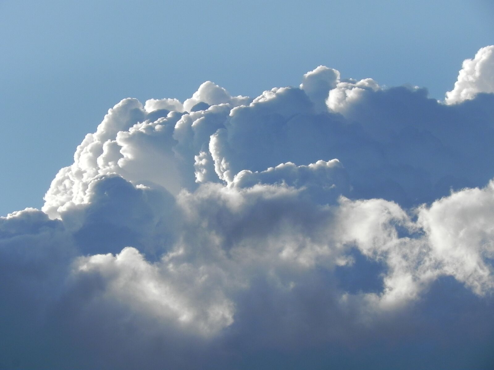 Nikon Coolpix P100 sample photo. Clouds, blue, sky photography
