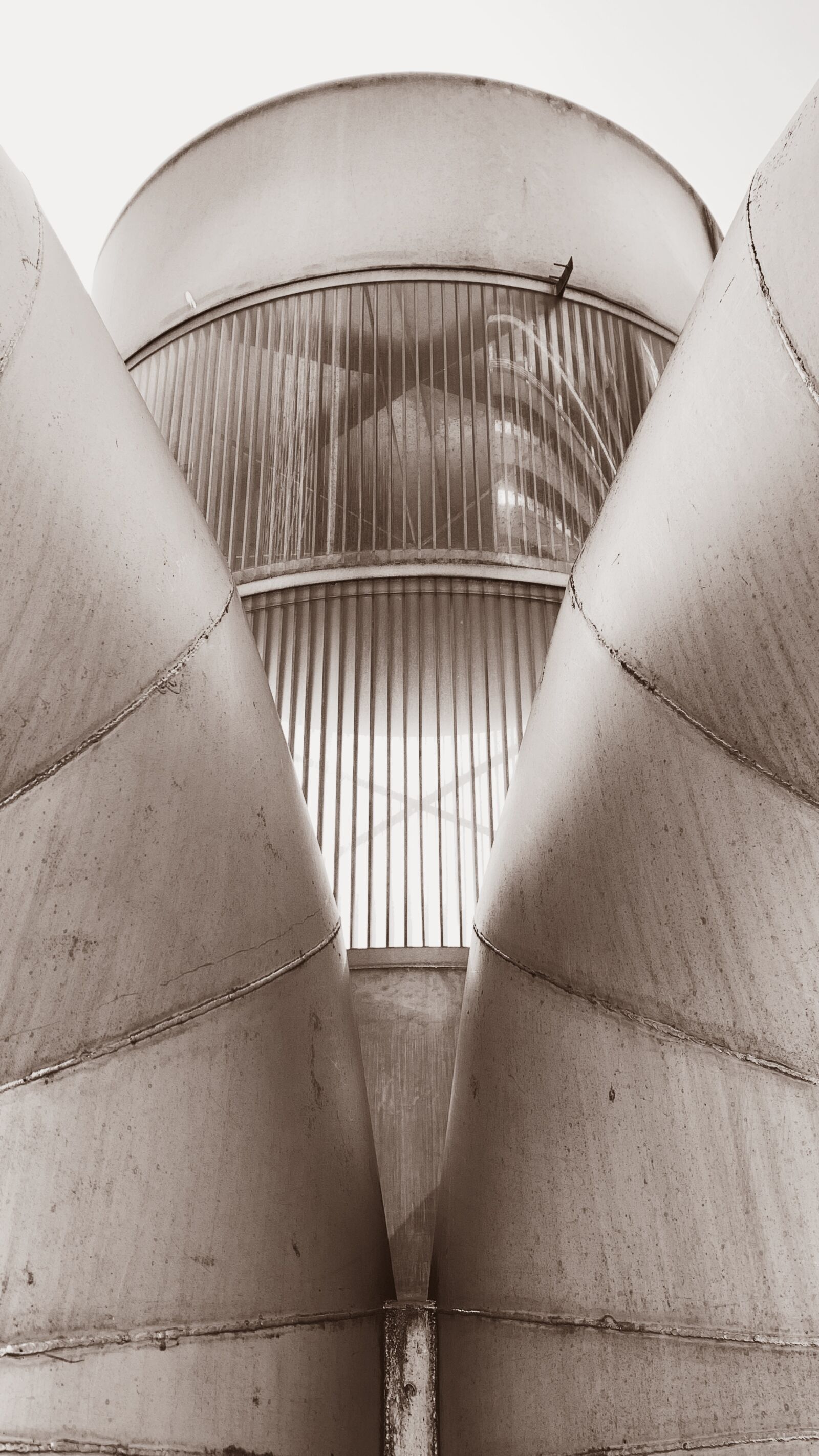 Apple iPhone XR sample photo. Structure, steel, architecture photography