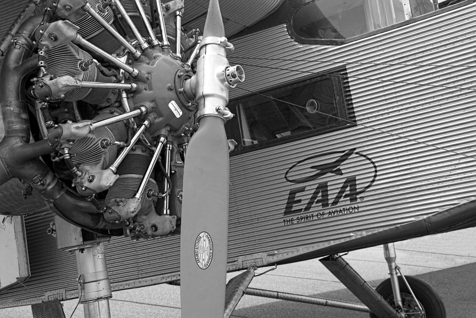 Canon EOS 550D (EOS Rebel T2i / EOS Kiss X4) sample photo. Ford trimotor, airplane, detail photography