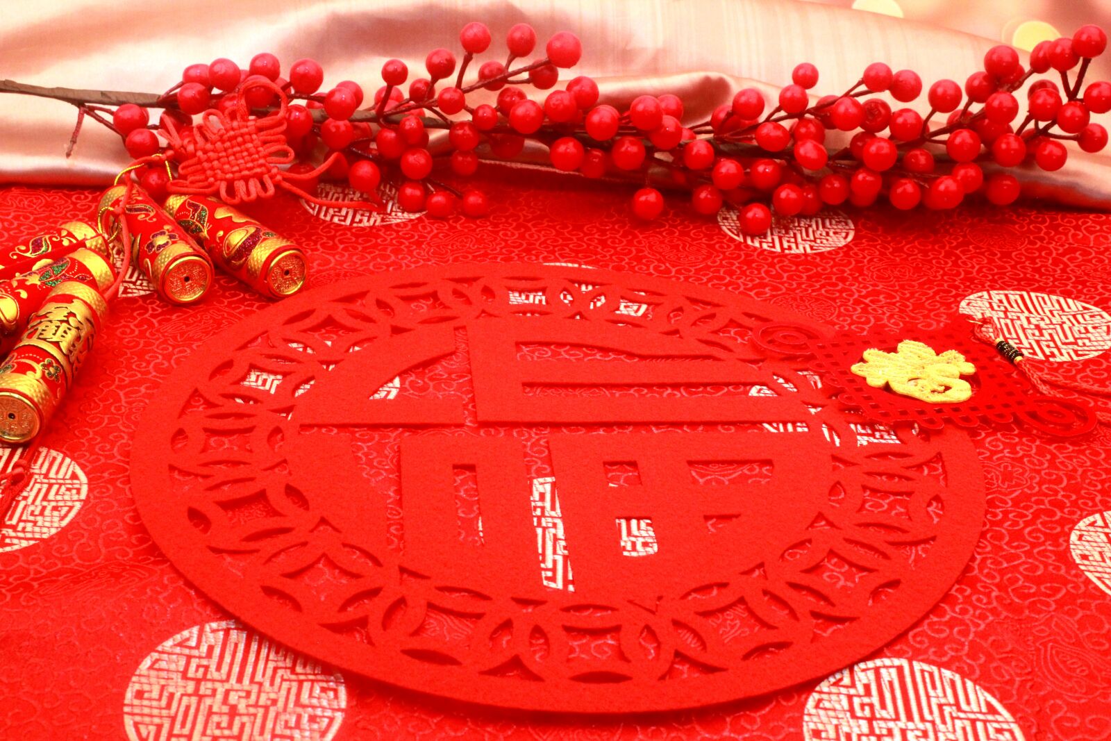 Canon EOS 550D (EOS Rebel T2i / EOS Kiss X4) sample photo. Firecracker, chinese new year photography