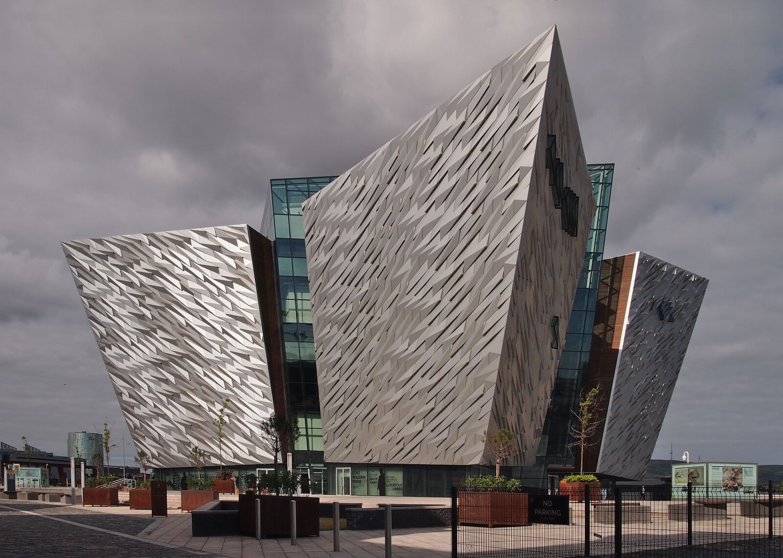 Olympus PEN E-PM1 sample photo. Titanic, museum, belfast photography