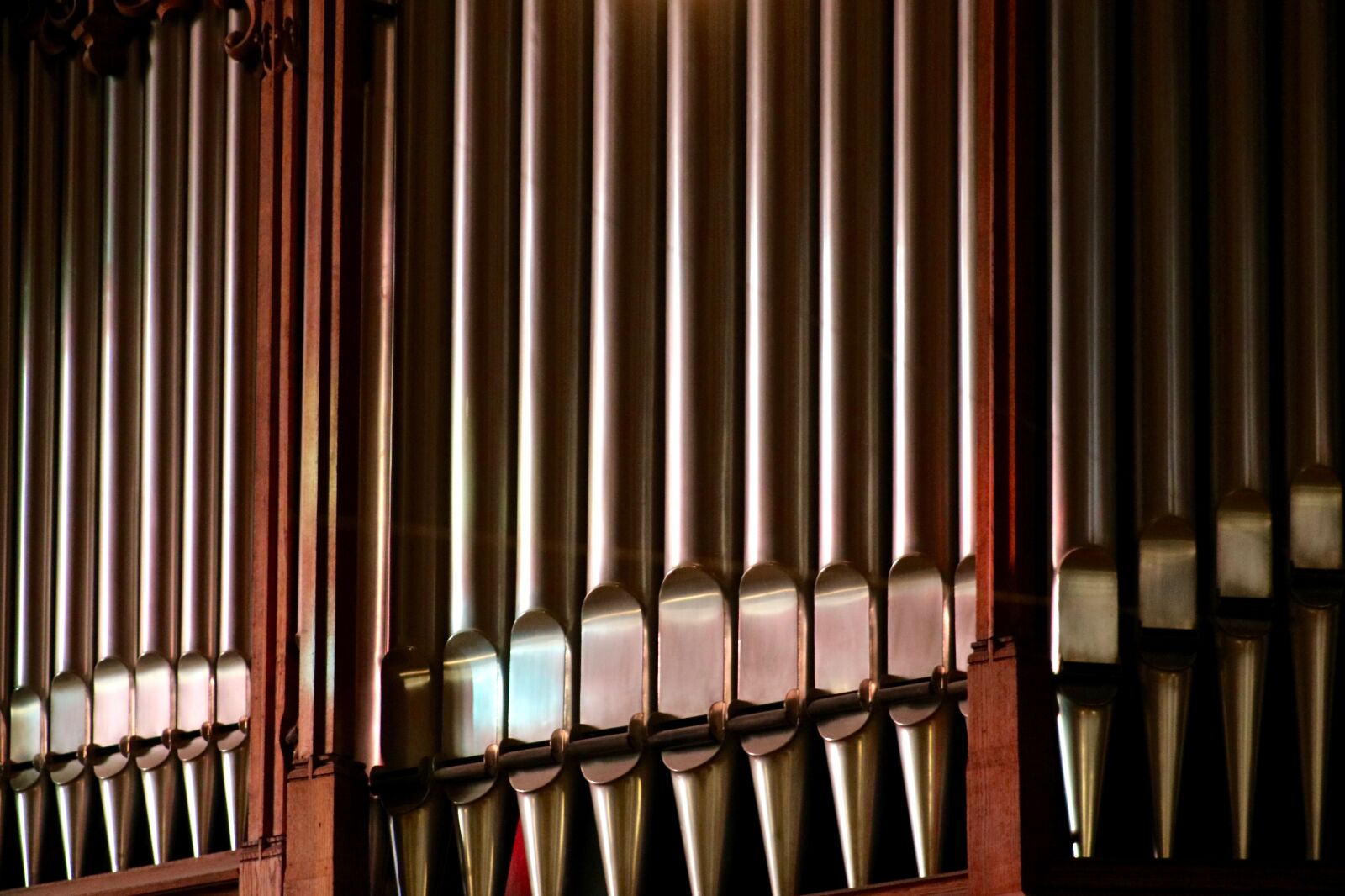 Canon EF75-300mm f/4-5.6 sample photo. Organ, whistle, church photography
