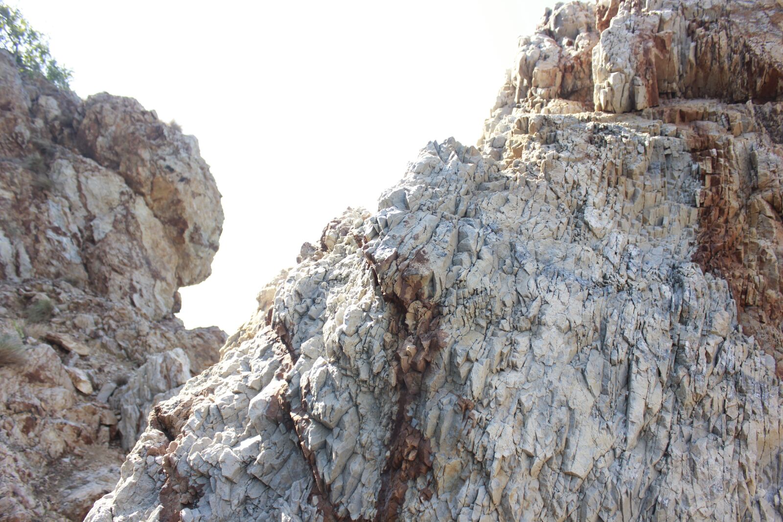 Canon EOS 550D (EOS Rebel T2i / EOS Kiss X4) sample photo. Rock, stones, sea photography