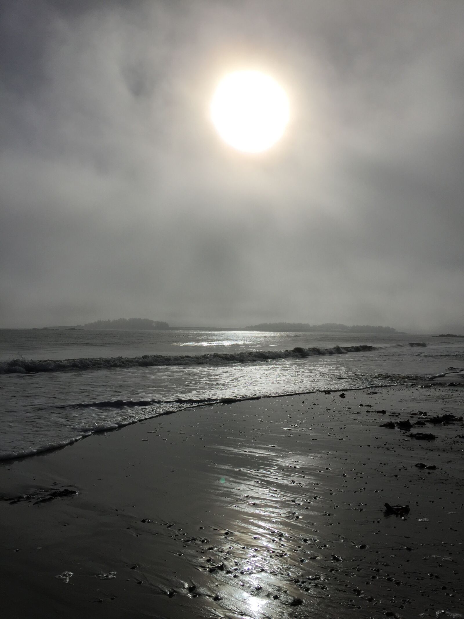 iPhone 6 Plus back camera 4.15mm f/2.2 sample photo. Beach, sand, ocean photography
