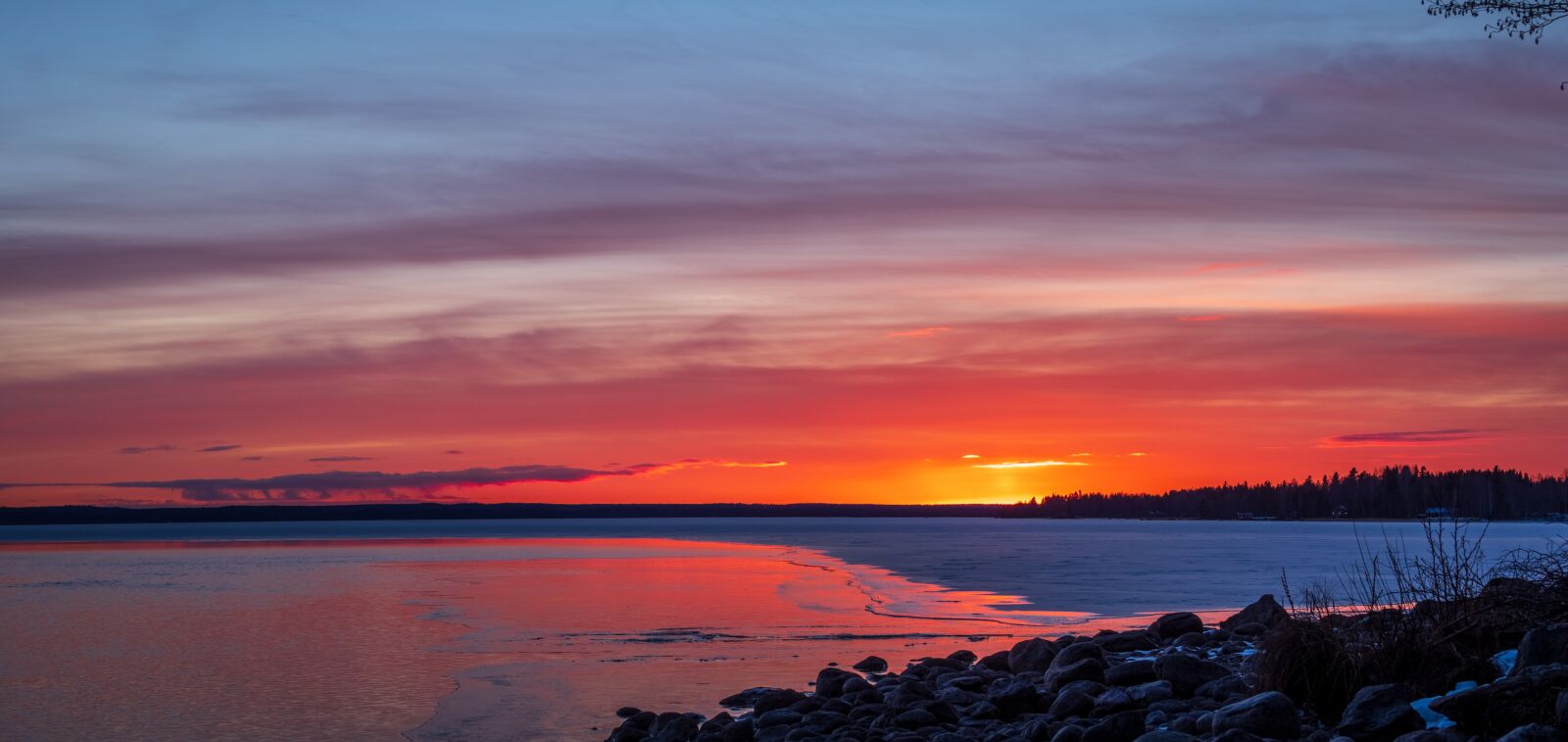 Olympus OM-D E-M1 Mark II + Olympus M.Zuiko Digital ED 40-150mm F2.8 Pro sample photo. Evening, sunset, sky photography