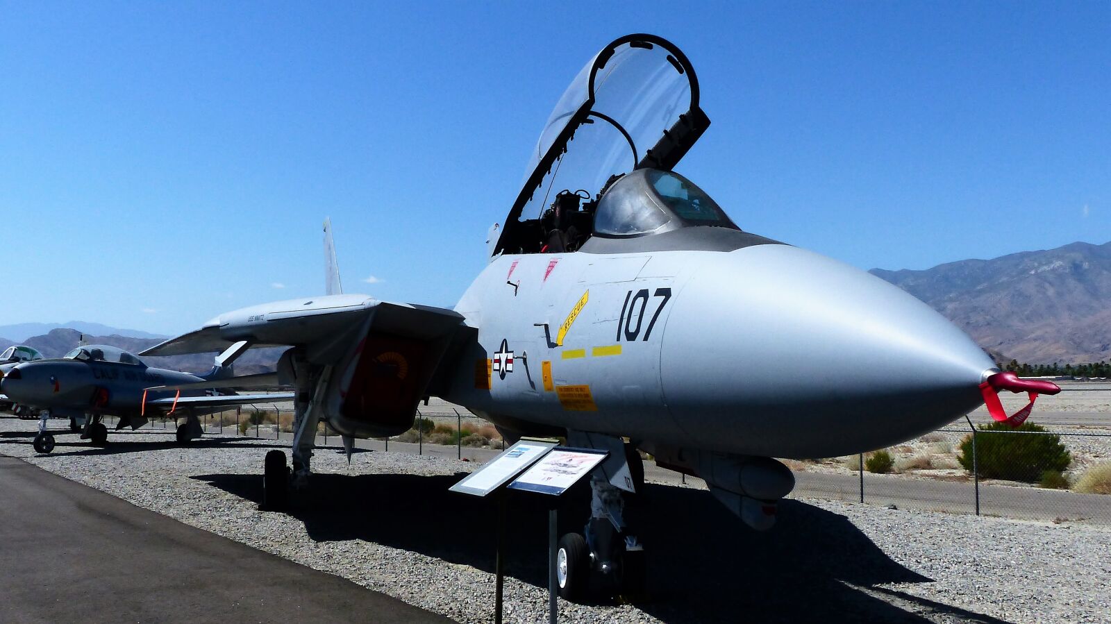 Panasonic Lumix DMC-FZ200 sample photo. Aircraft, hunting, military photography