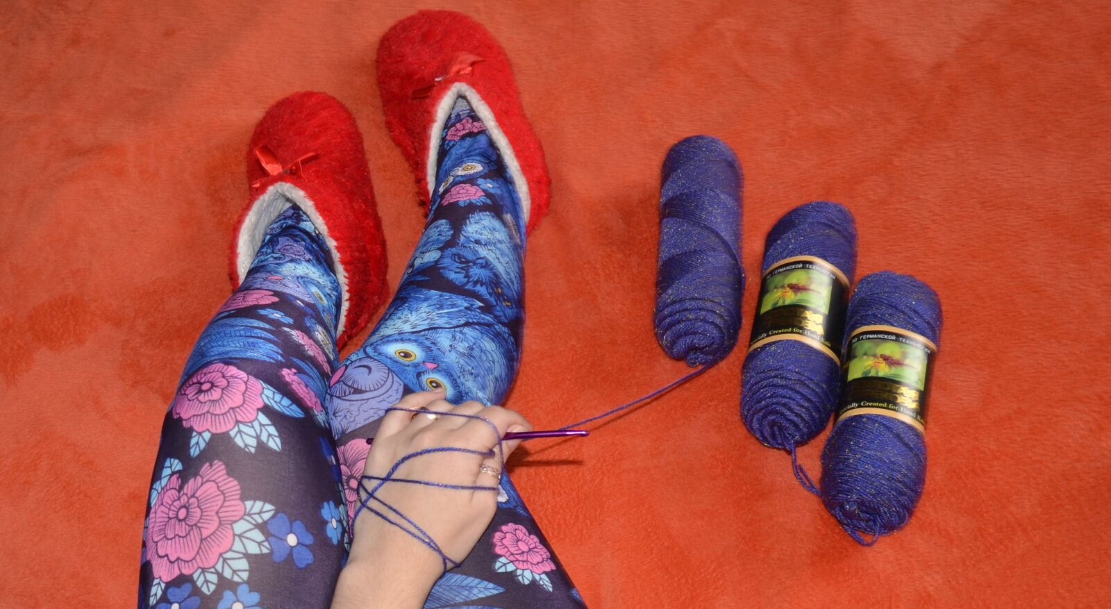 Nikon D7000 sample photo. Baby's bootees, knitting, yarn photography