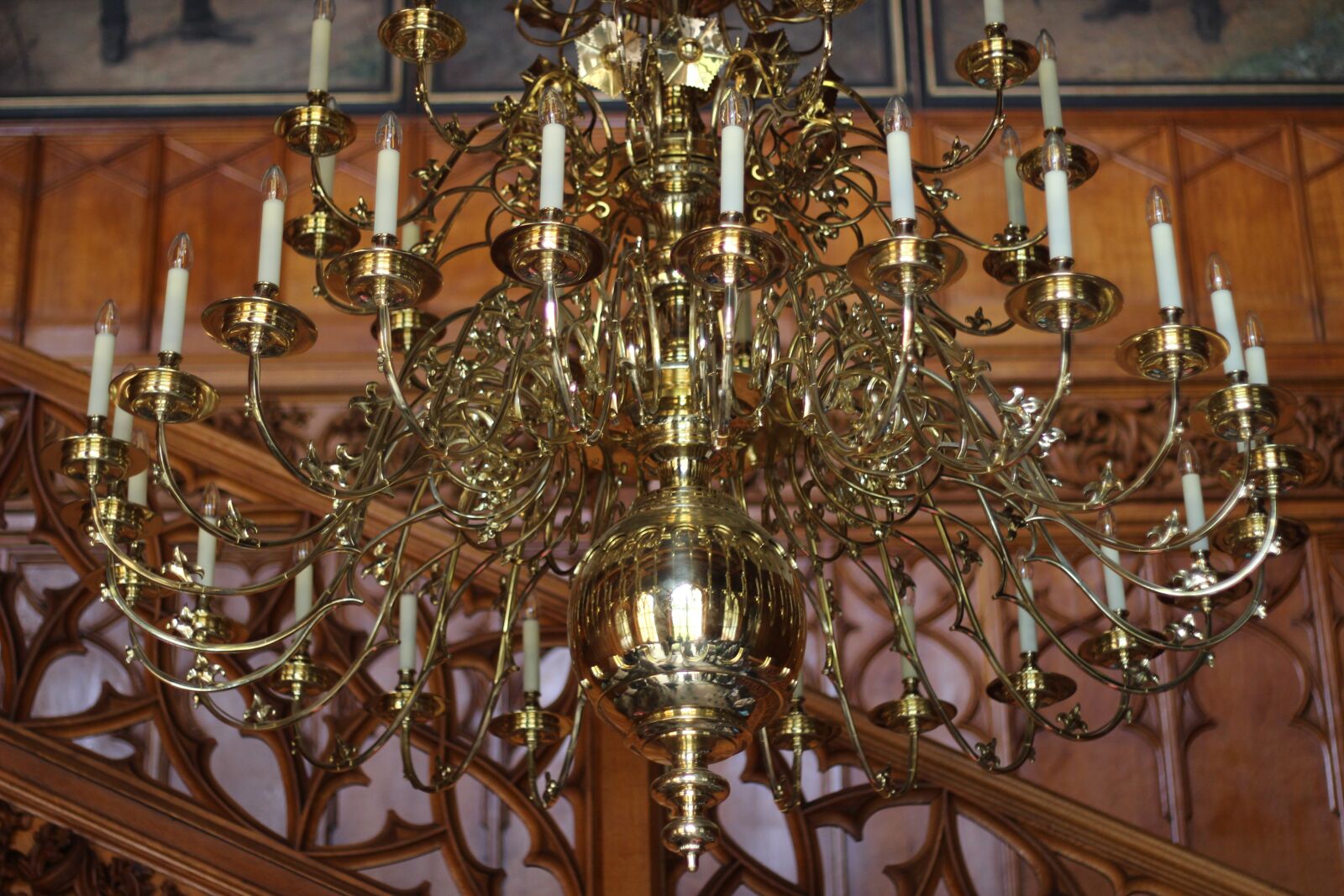 Canon EOS 600D (Rebel EOS T3i / EOS Kiss X5) + Canon EF 50mm F1.8 II sample photo. Chandelier, monument, lighting photography