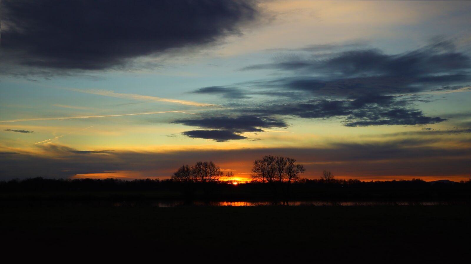 Canon EF-M 15-45mm F3.5-6.3 IS STM sample photo. Sunrise, water, nature photography
