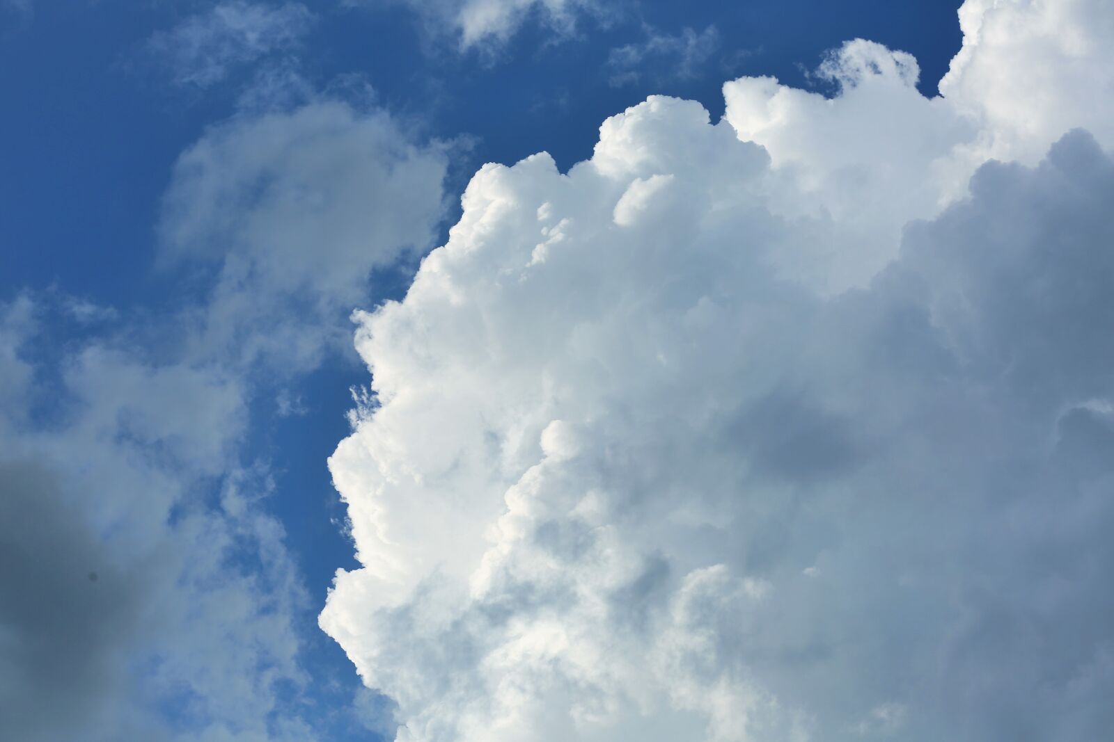 Canon EOS 5D Mark III sample photo. Cloud, sky, clouds photography