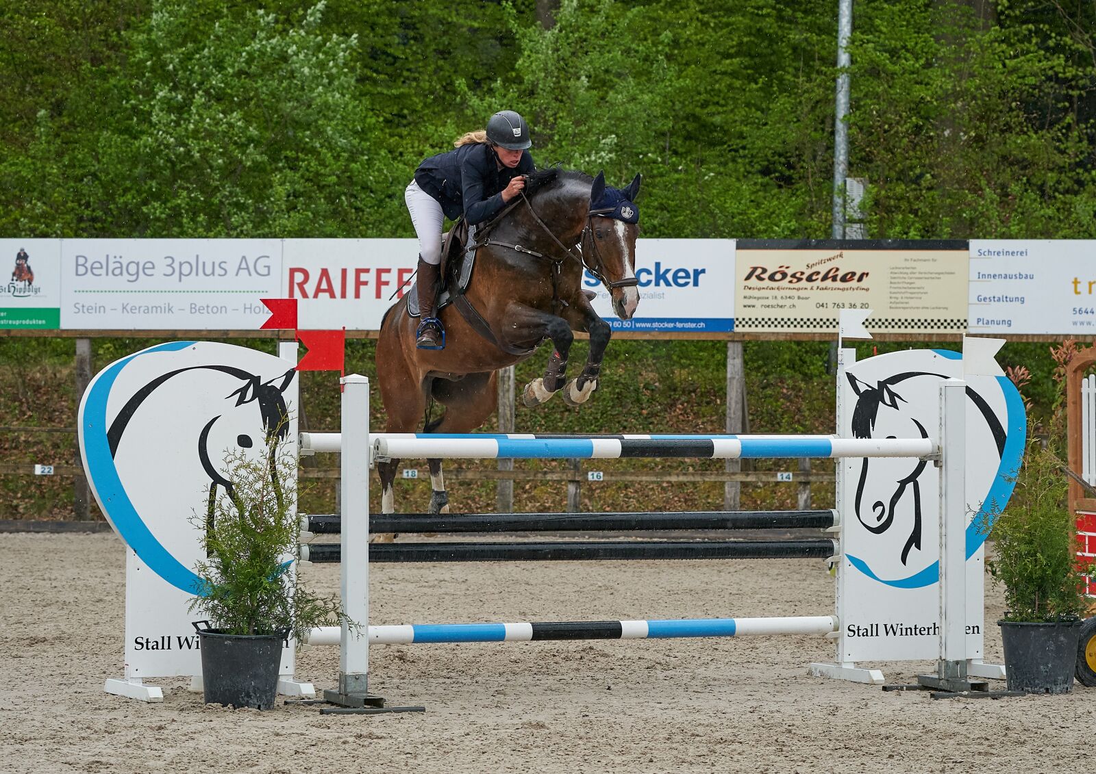 Sony FE 100-400mm F4.5-5.6 GM OSS sample photo. Horse jumping, competition, obstacle photography
