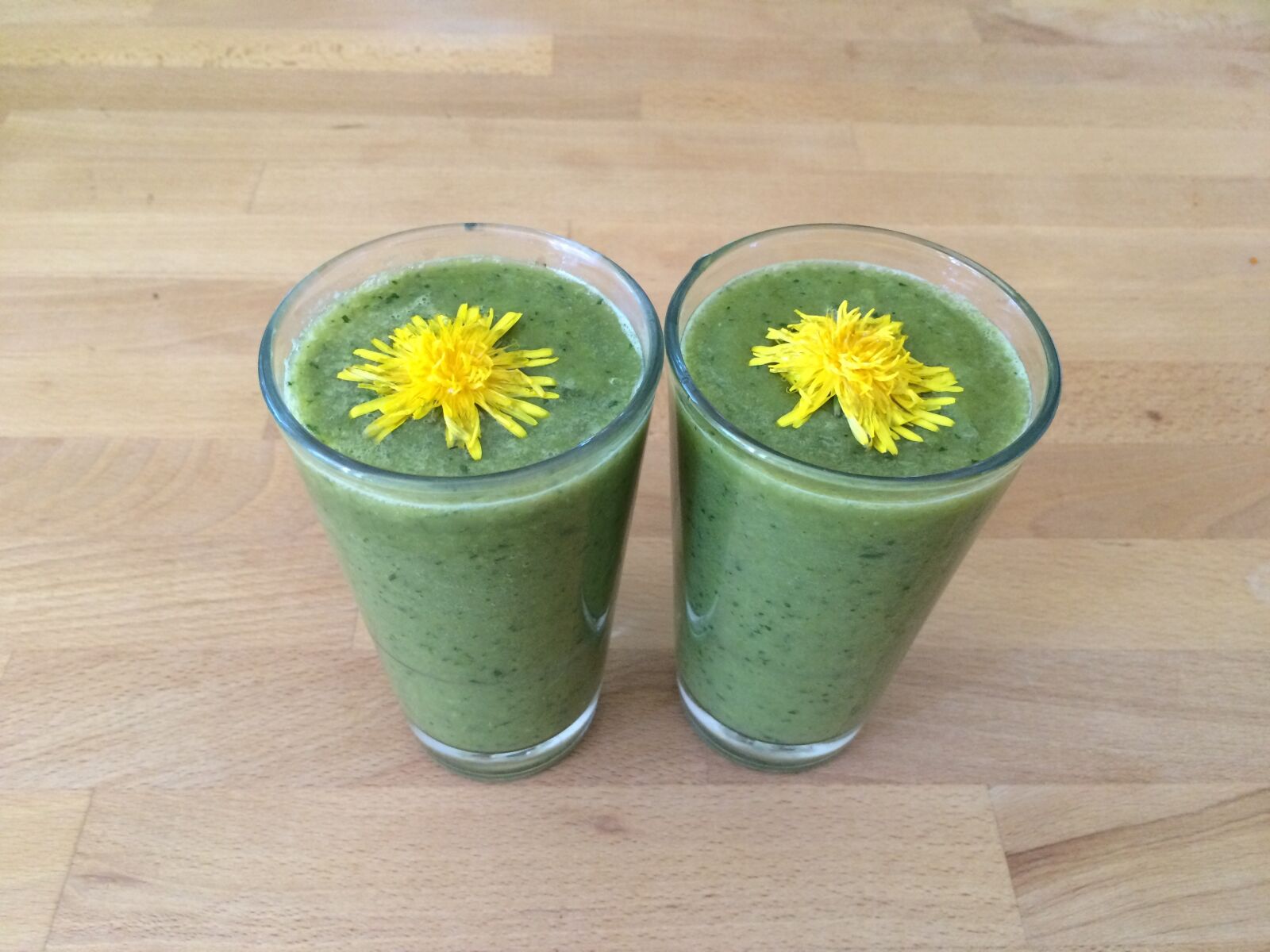 iPhone 5s back camera 4.15mm f/2.2 sample photo. Smoothie, drink, healthy photography