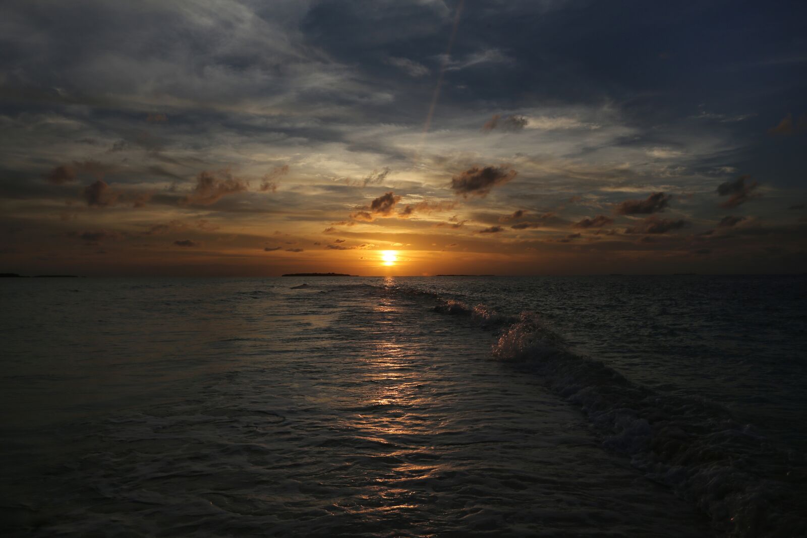 Canon EOS 6D + Canon EF 24-105mm F4L IS USM sample photo. Sunset, sea, sunset sea photography