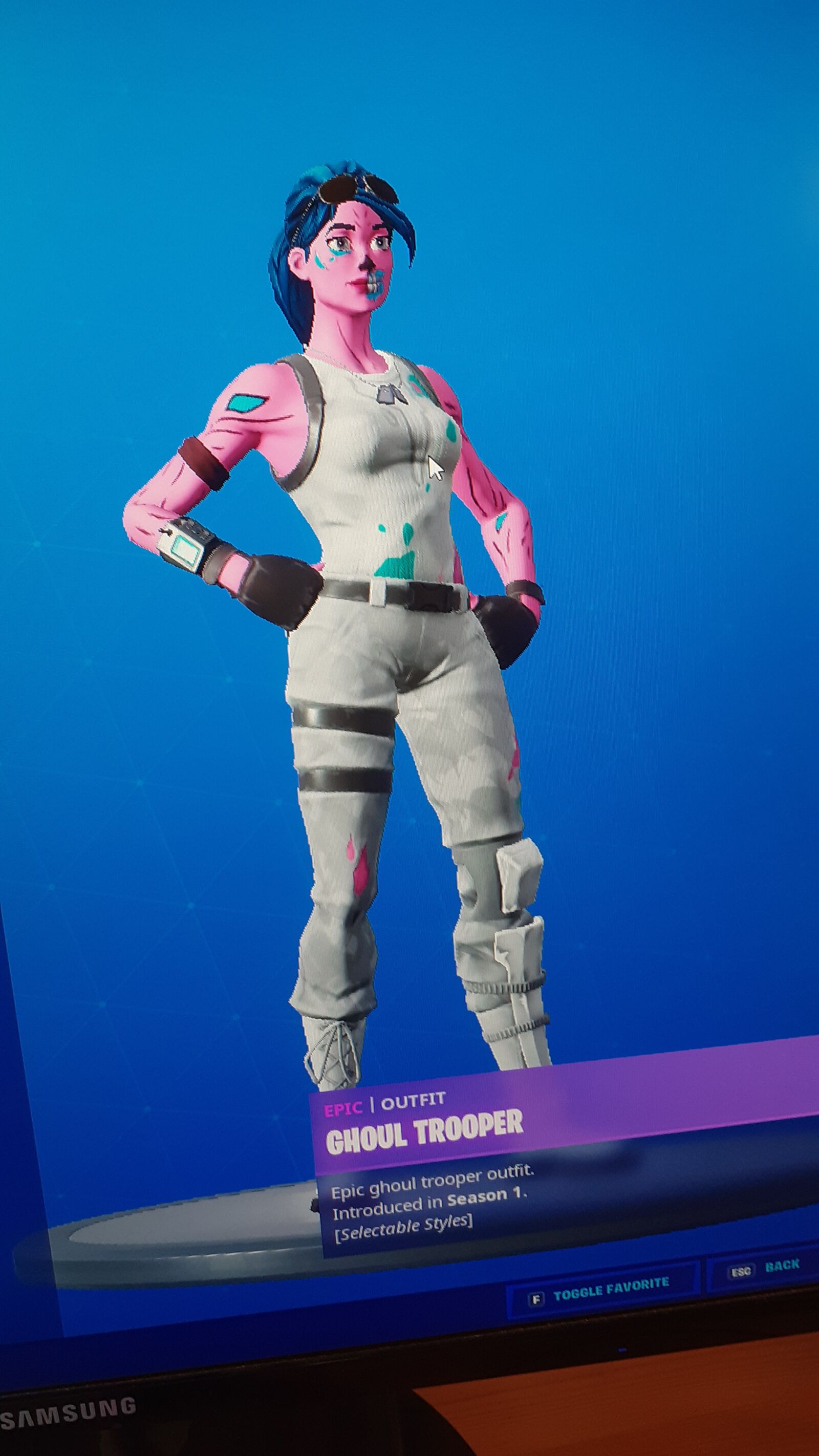 Samsung SM-A202F sample photo. Fortnite, gamer, game photography