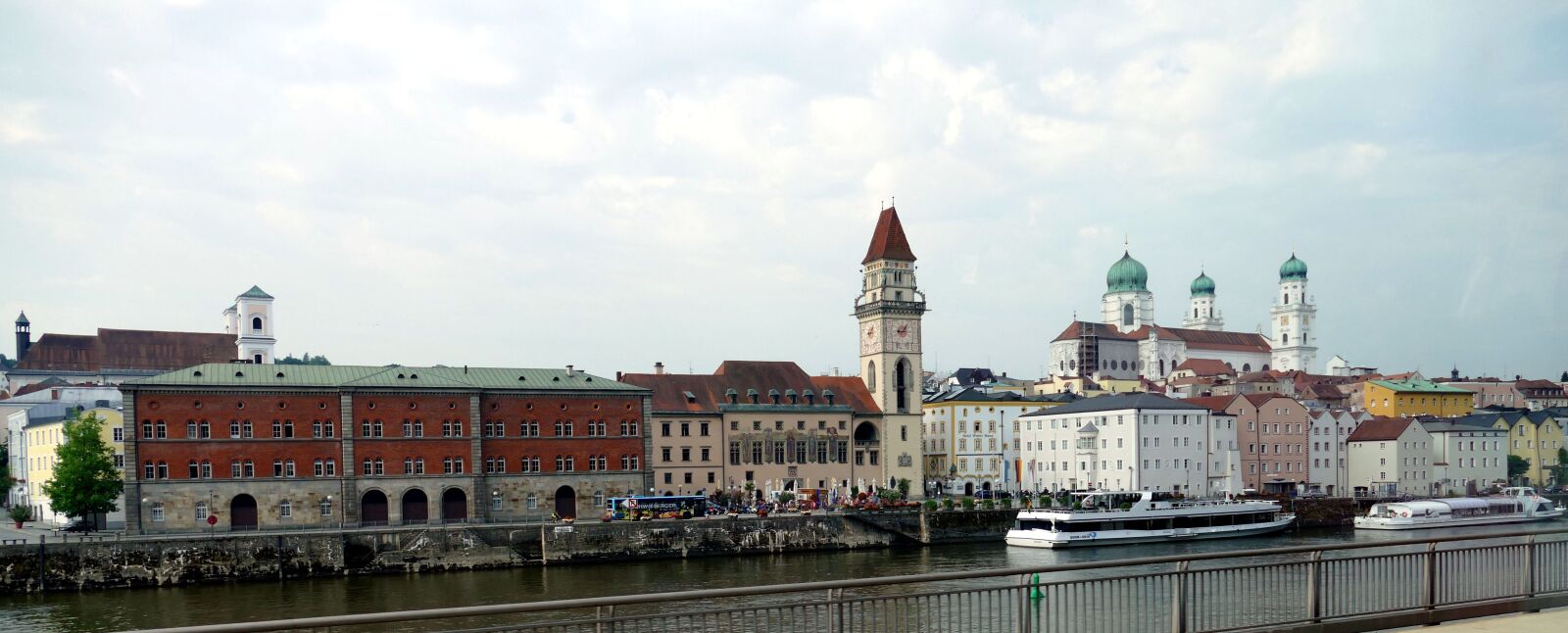 Panasonic Lumix DMC-FZ1000 sample photo. Passau, bavaria, historic center photography