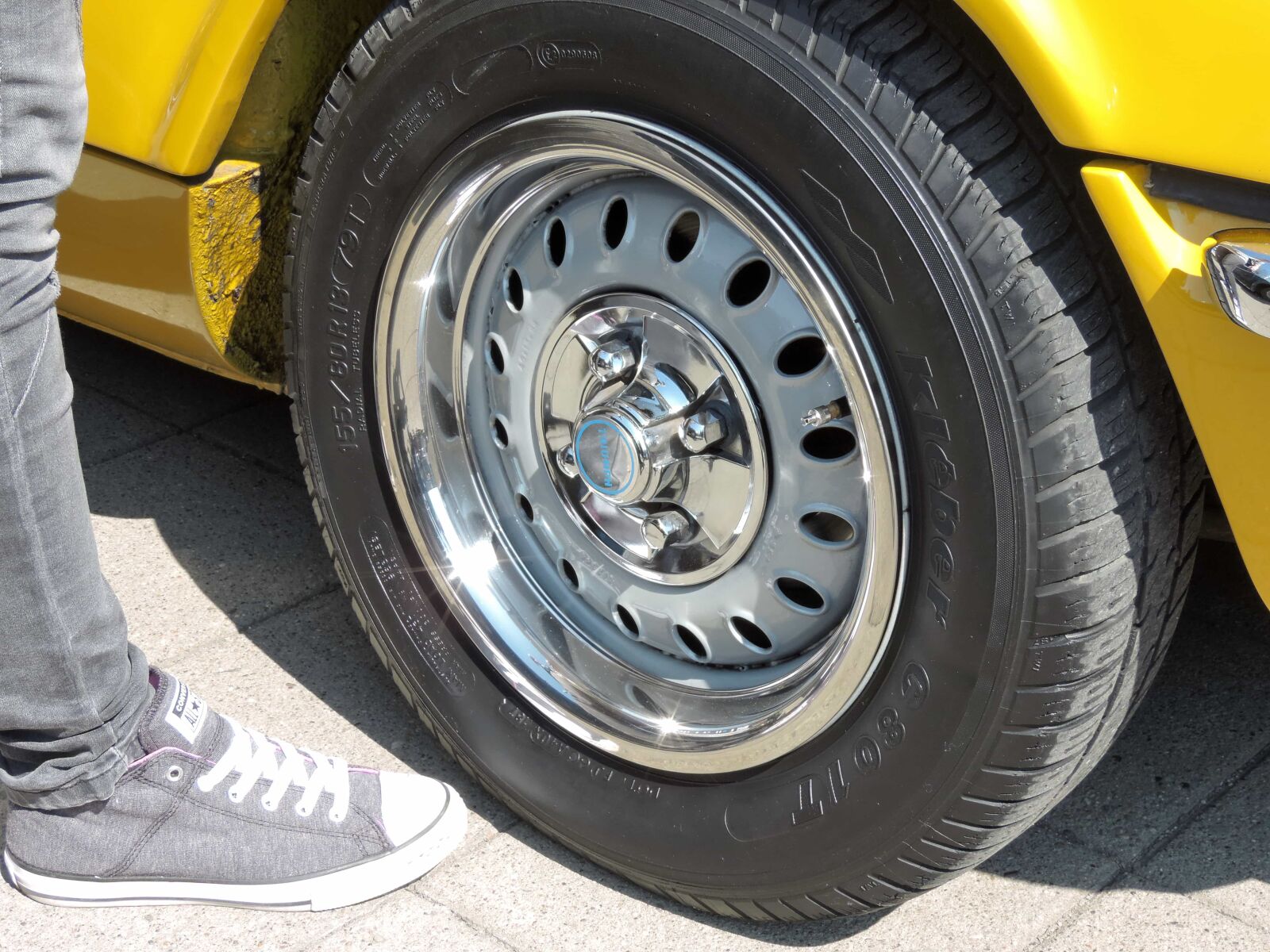 Nikon Coolpix P520 sample photo. Leg, person, automobile, automotive photography