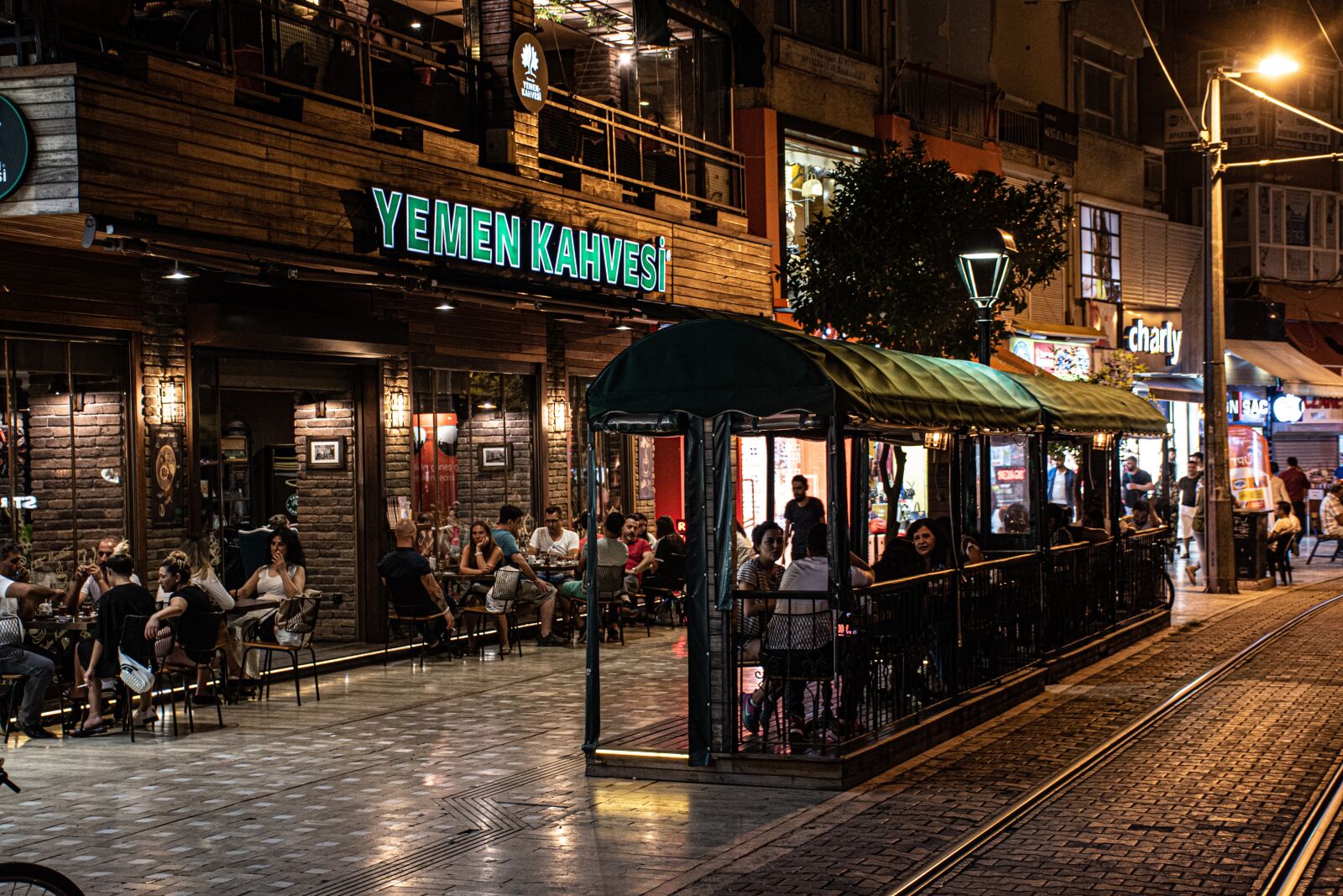 Nikon D5600 sample photo. Night, night city, night photography