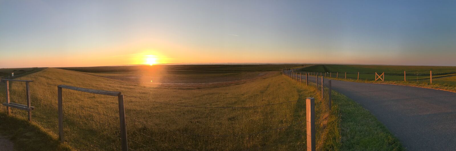 iPhone 7 back camera 3.99mm f/1.8 sample photo. North sea, sunset, vacations photography