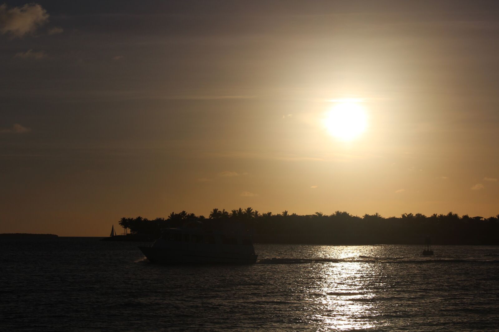 Canon EOS 1200D (EOS Rebel T5 / EOS Kiss X70 / EOS Hi) sample photo. Sunset, key west, florida photography