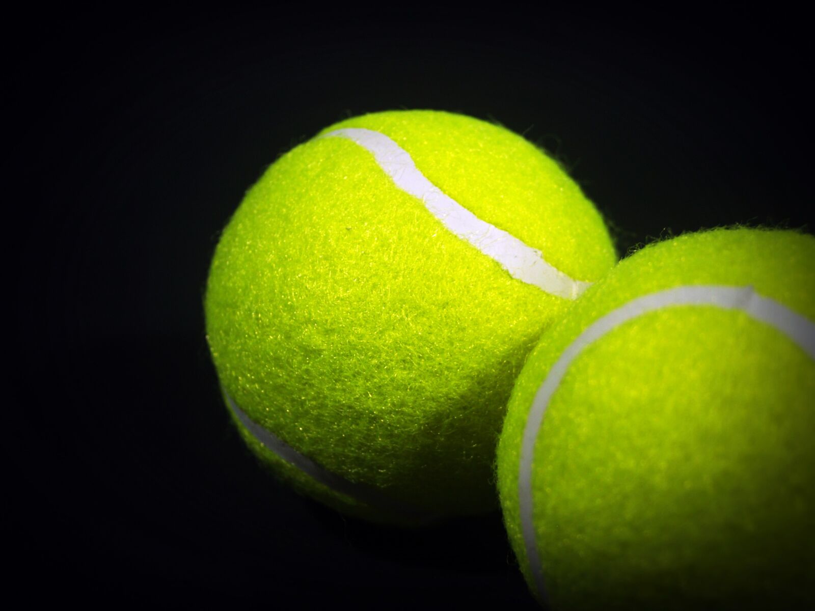 Olympus E-300 (EVOLT E-300) sample photo. Balls, close, up, tennis photography