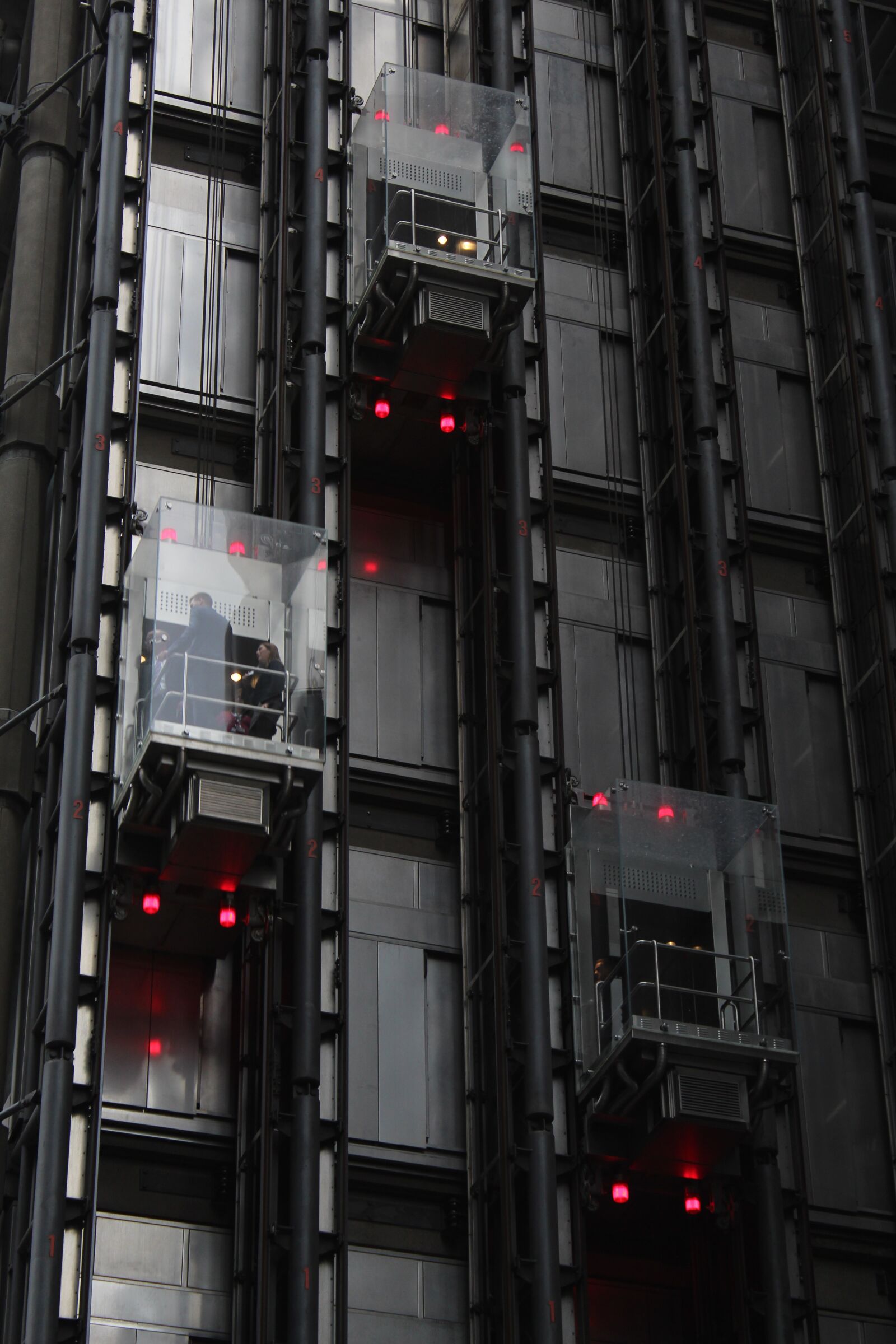 Canon EOS 1300D (EOS Rebel T6 / EOS Kiss X80) sample photo. Elivators, elevator, london photography