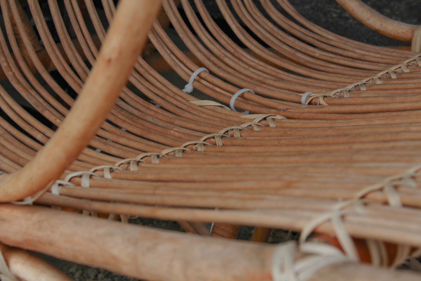 Canon EOS 1200D (EOS Rebel T5 / EOS Kiss X70 / EOS Hi) sample photo. Chair, wicker photography