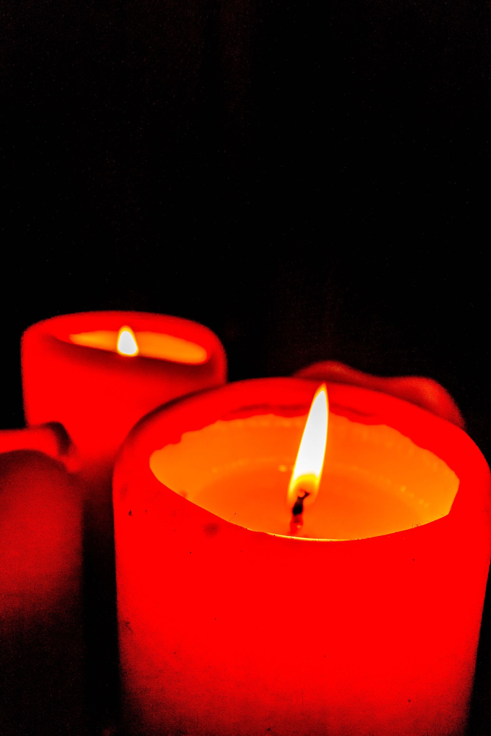Nikon 1 Nikkor VR 10-30mm F3.5-5.6 PD-Zoom sample photo. Candles, red, flame photography