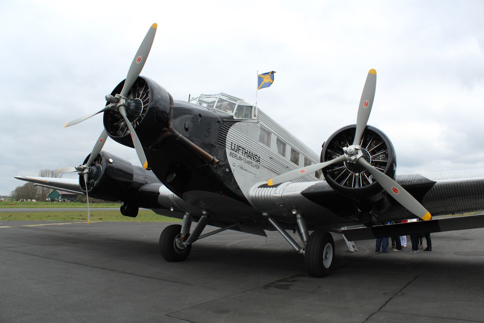 Canon EOS 600D (Rebel EOS T3i / EOS Kiss X5) sample photo. Airplane, junkers, propeller photography