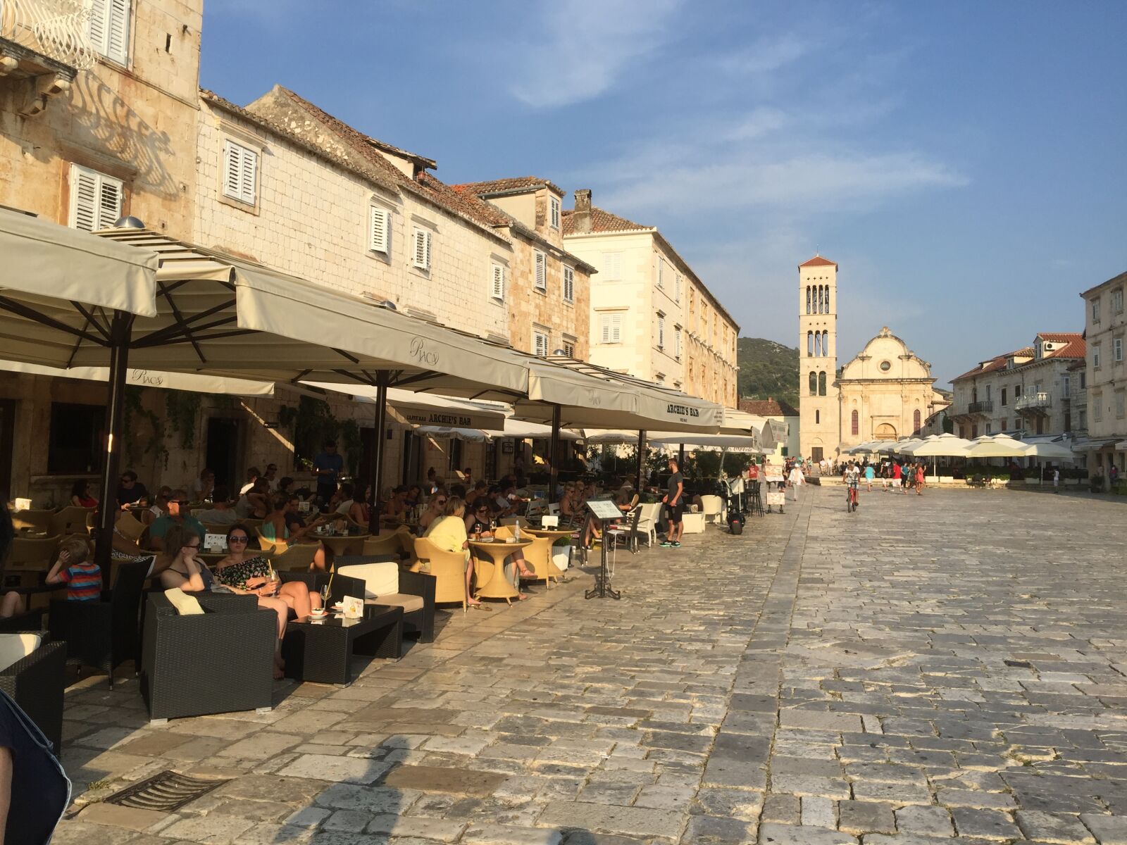 iPhone 6 Plus back camera 4.15mm f/2.2 sample photo. Bistros, at, cathedral, place photography