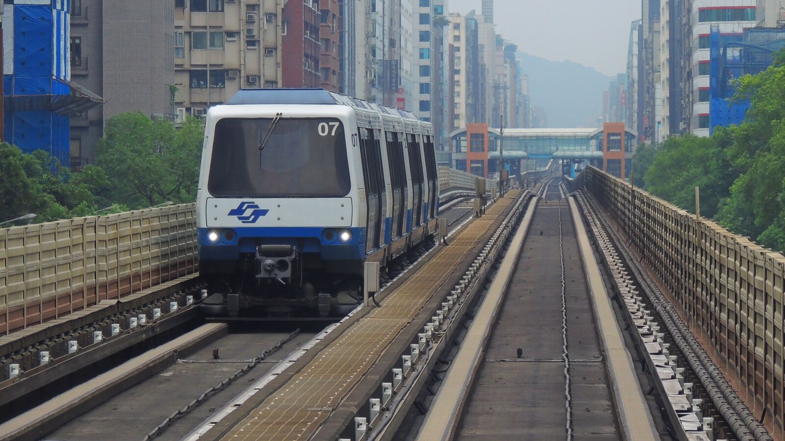 Nikon Coolpix P510 sample photo. Taiwan, taipei, metro photography