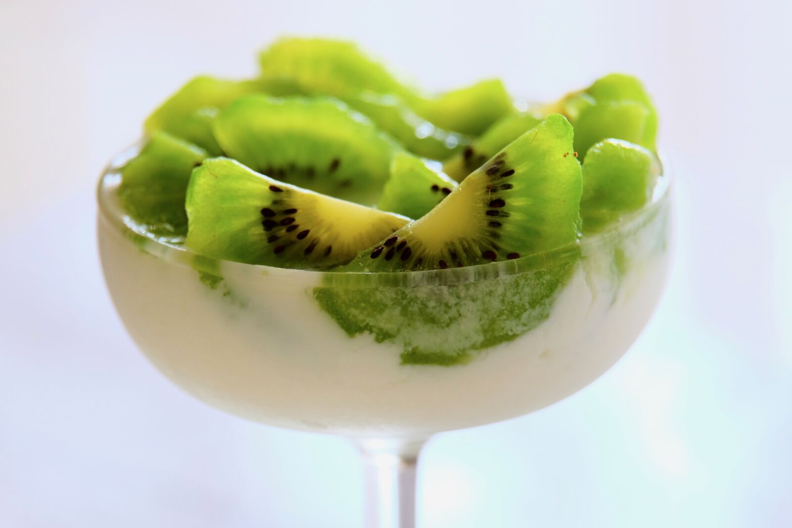 Fujifilm XF 55-200mm F3.5-4.8 R LM OIS sample photo. Kiwi, fruit, yogurt photography