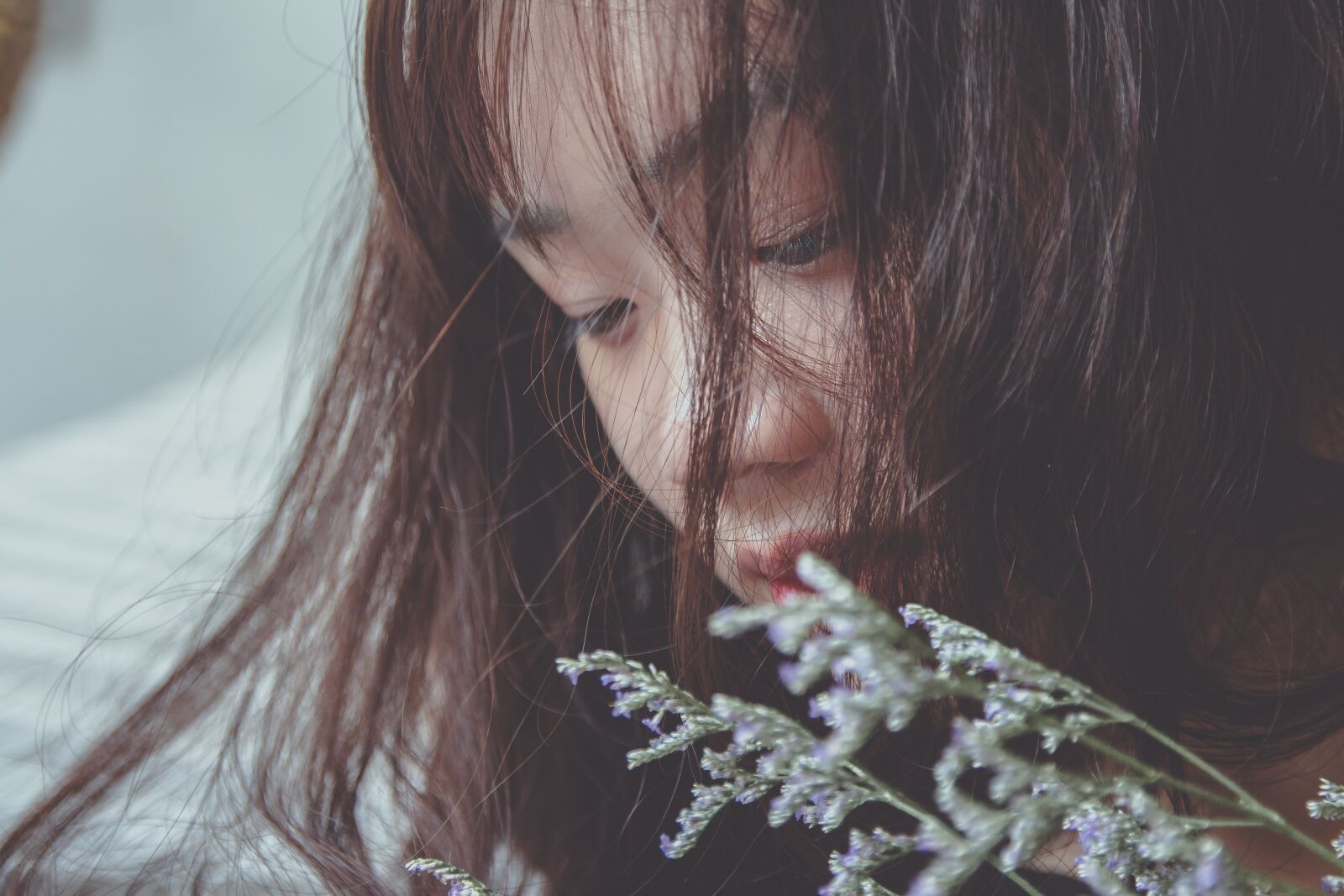 Canon EOS 650D (EOS Rebel T4i / EOS Kiss X6i) sample photo. Flower, potrait, girl photography