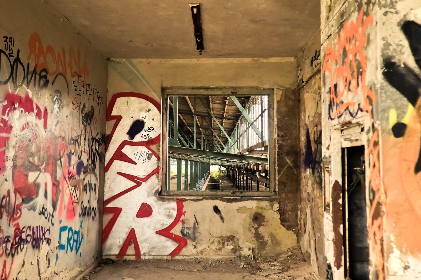 Olympus OM-D E-M10 sample photo. Lost places, old, decay photography